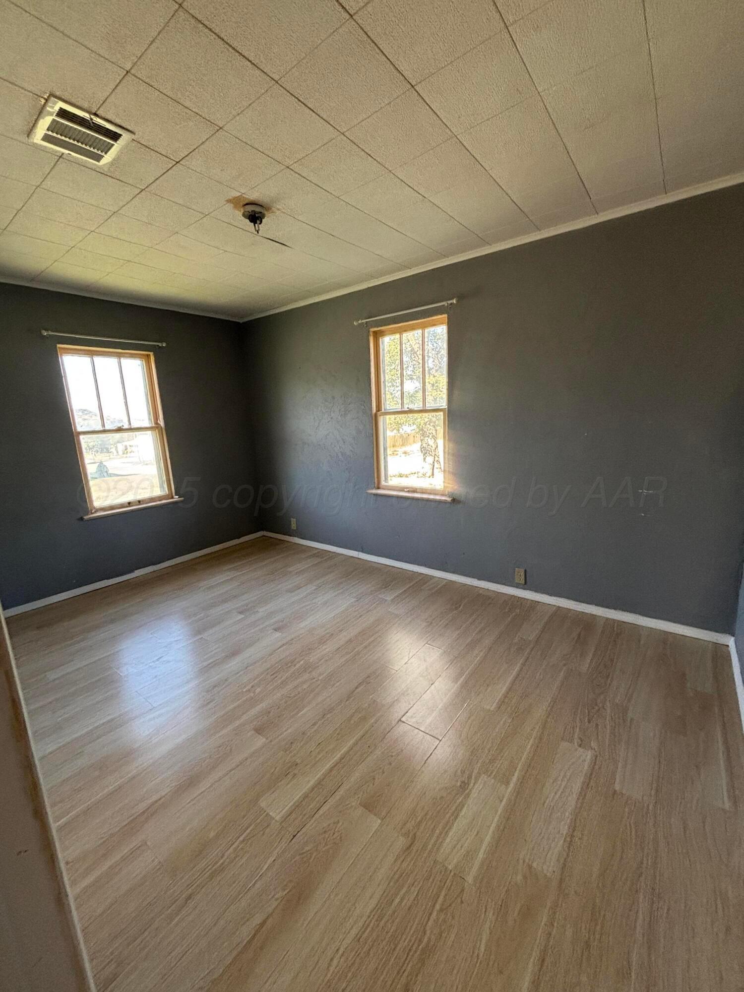 320 Summit Property Photo 10