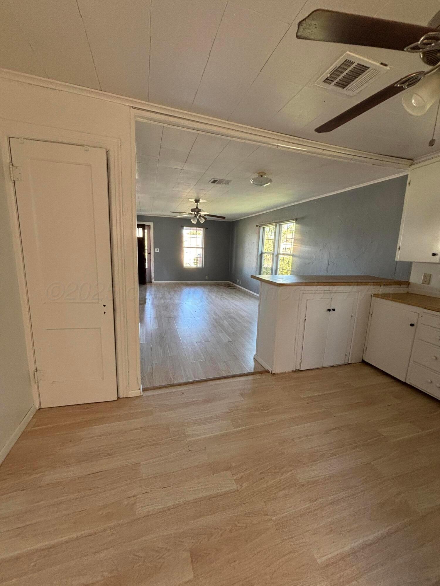 320 Summit Property Photo 11