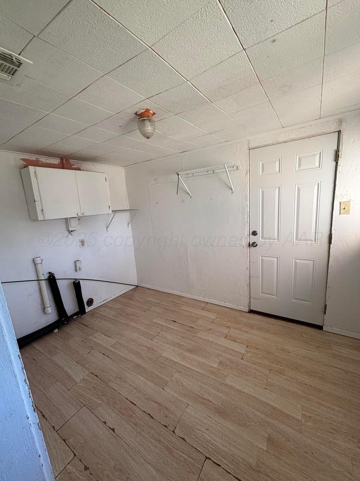 320 Summit Property Photo 13