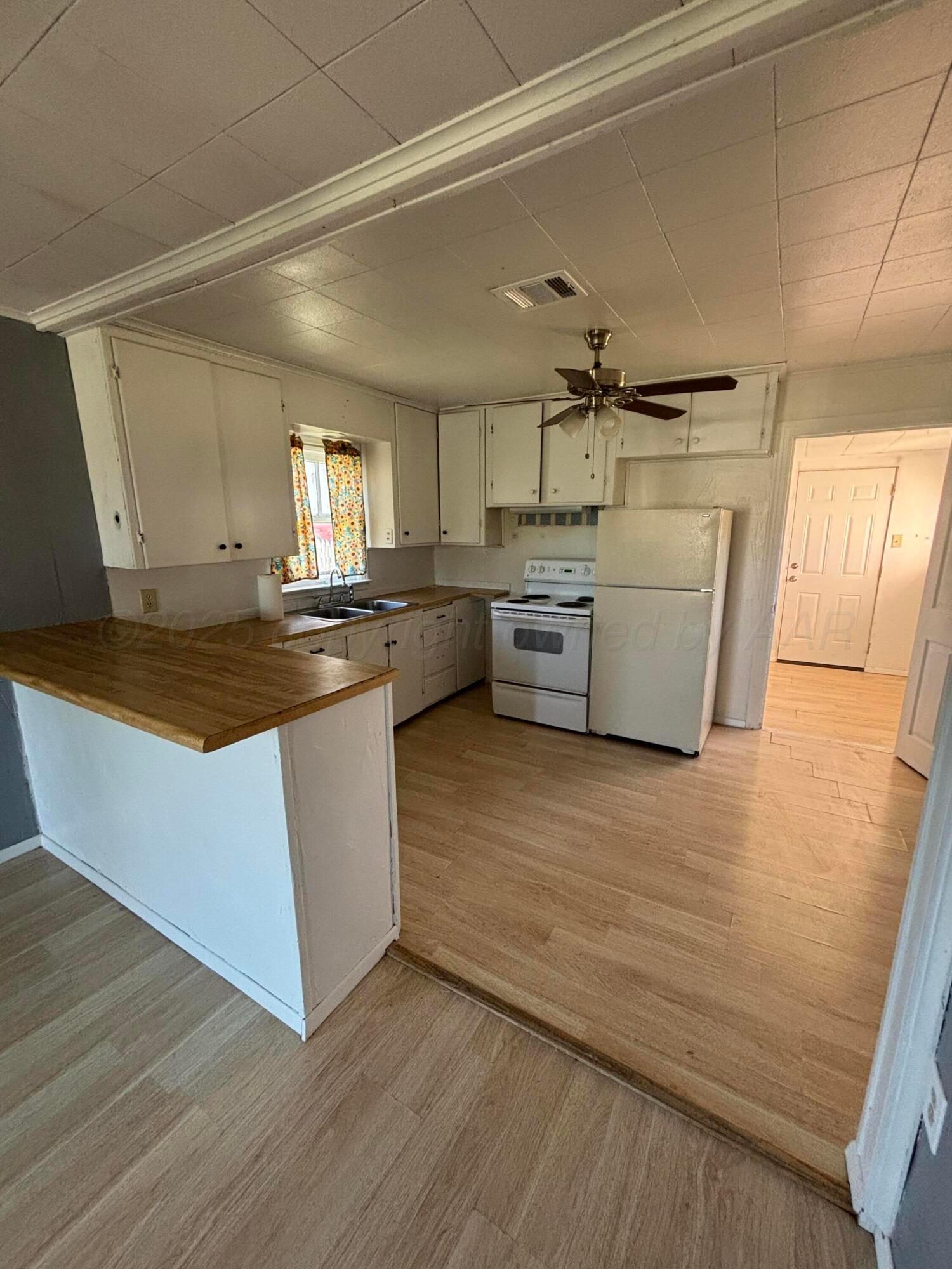 320 Summit Property Photo 15