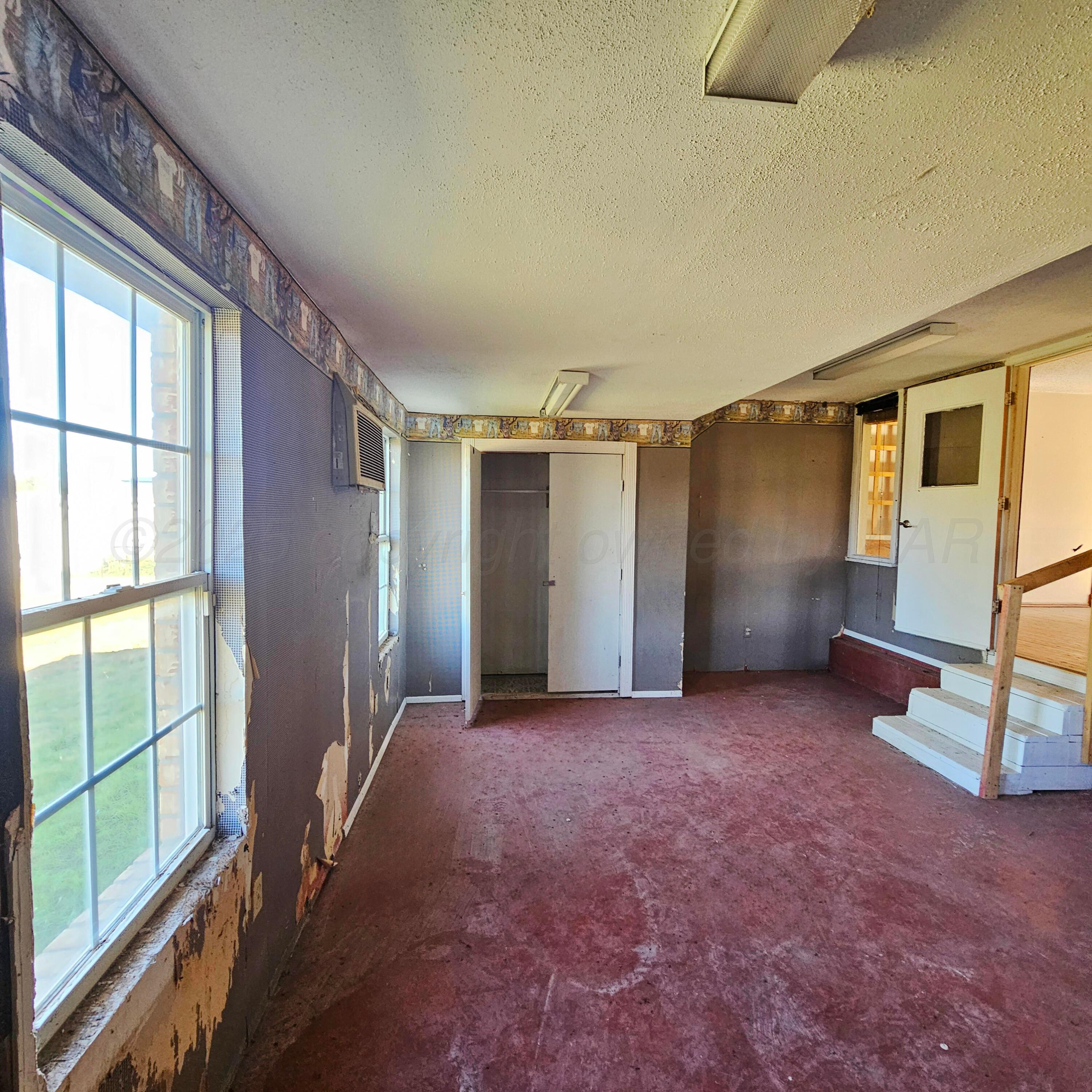 1302 S 3rd Street Property Photo 4