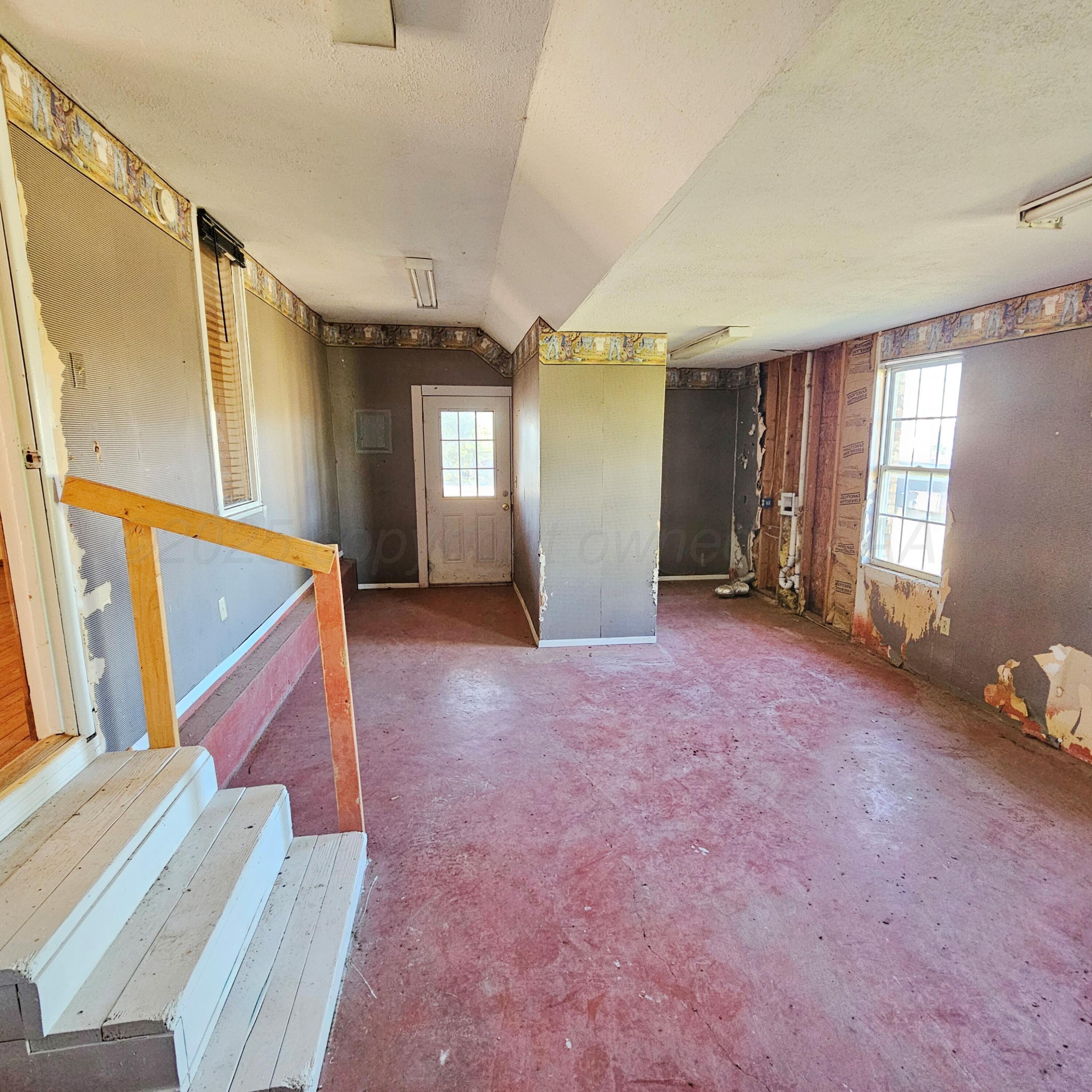 1302 S 3rd Street Property Photo 5