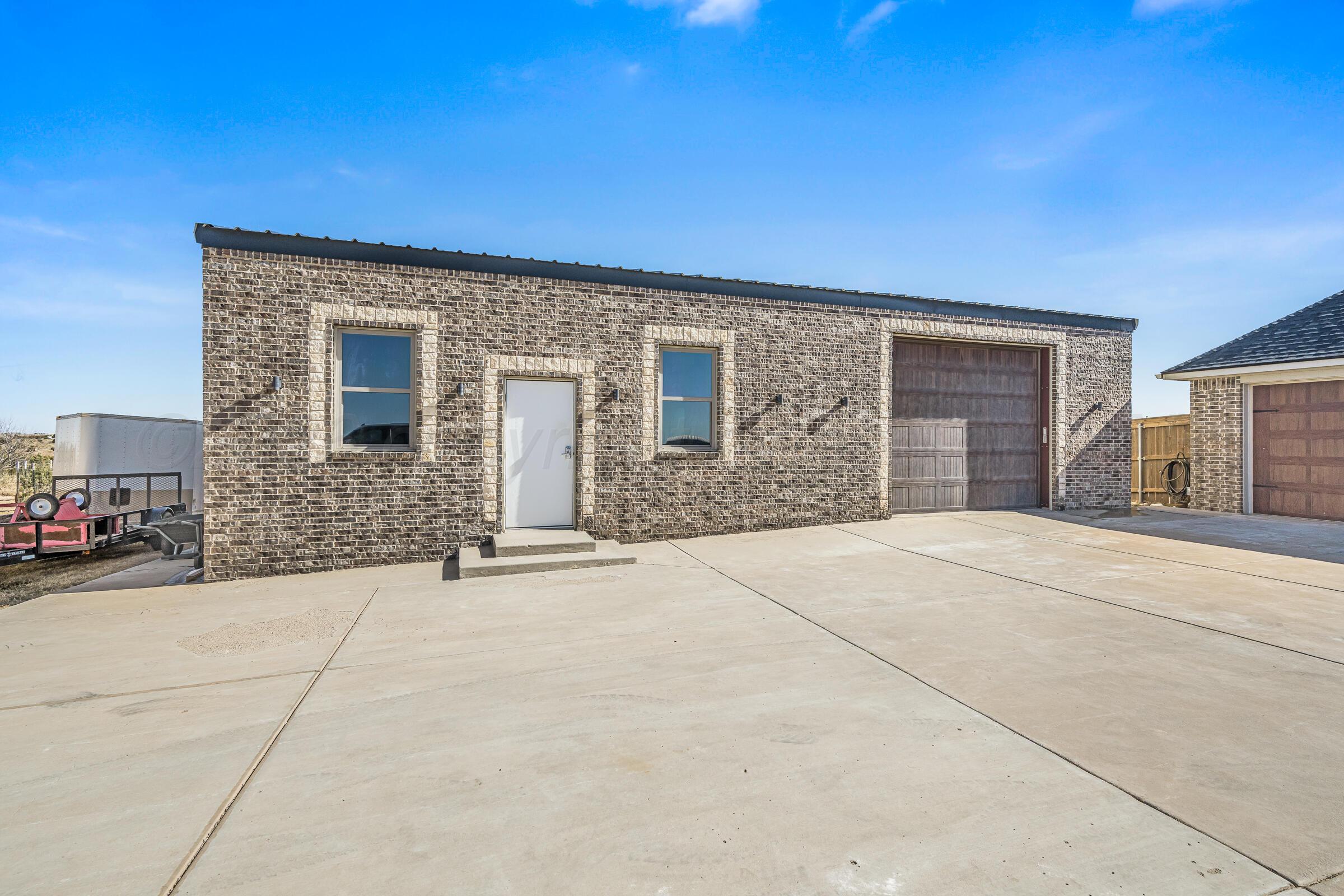 19171 Edge Cove Drive Property Photo 4