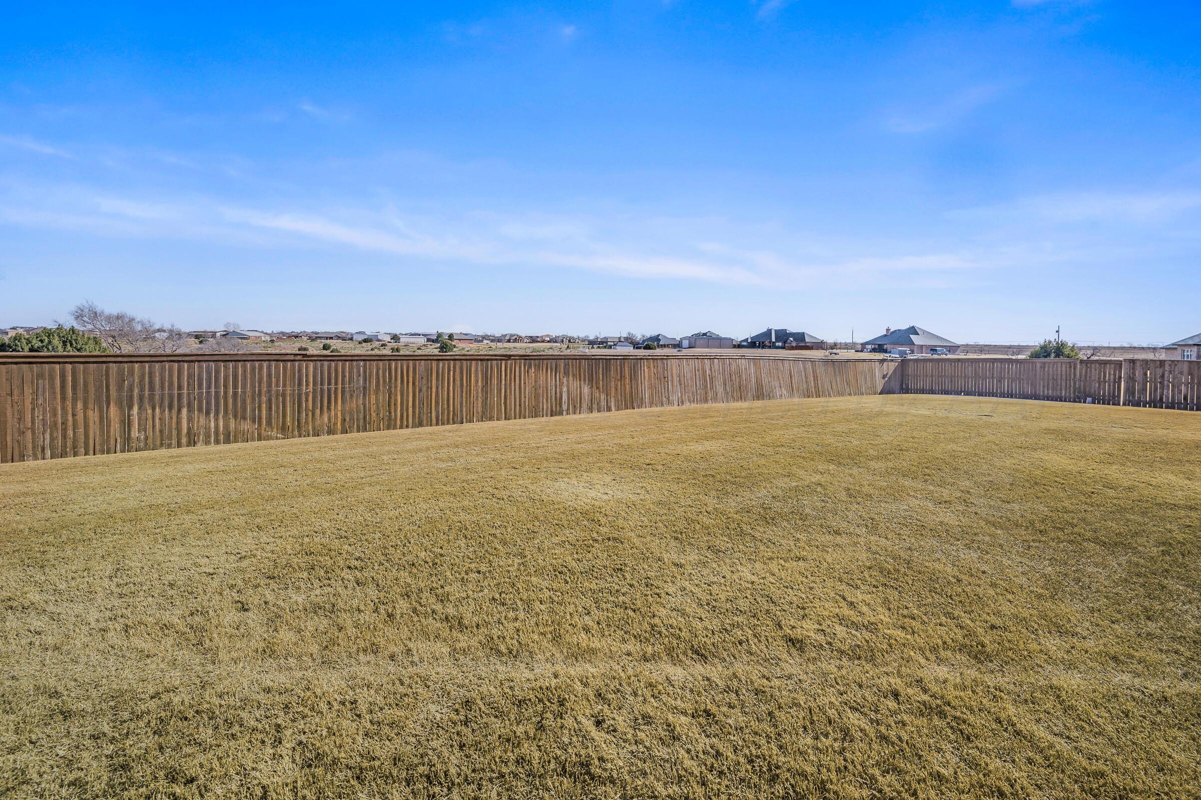 19171 Edge Cove Drive Property Photo 11
