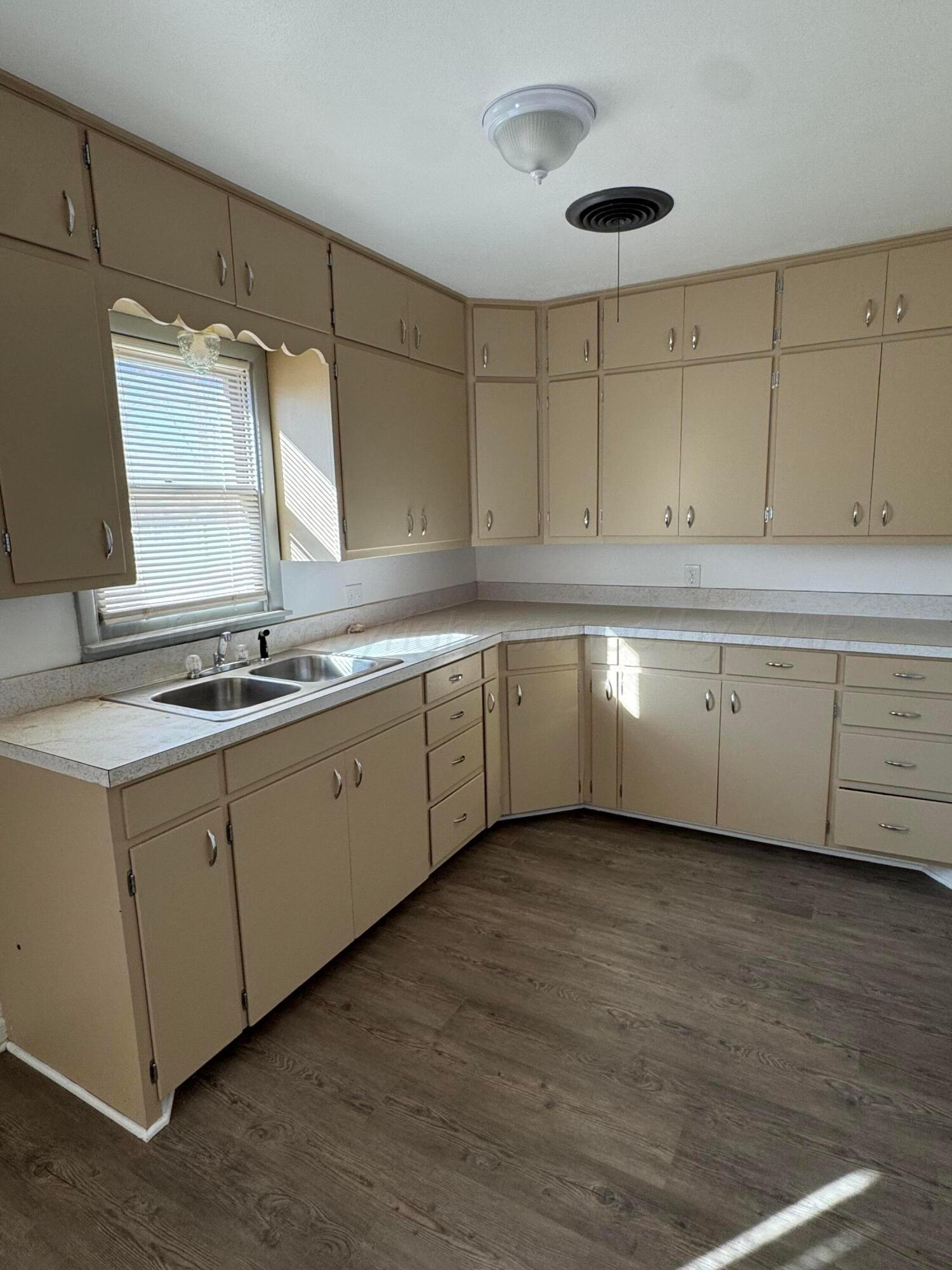 131 Ave I Property Photo 7