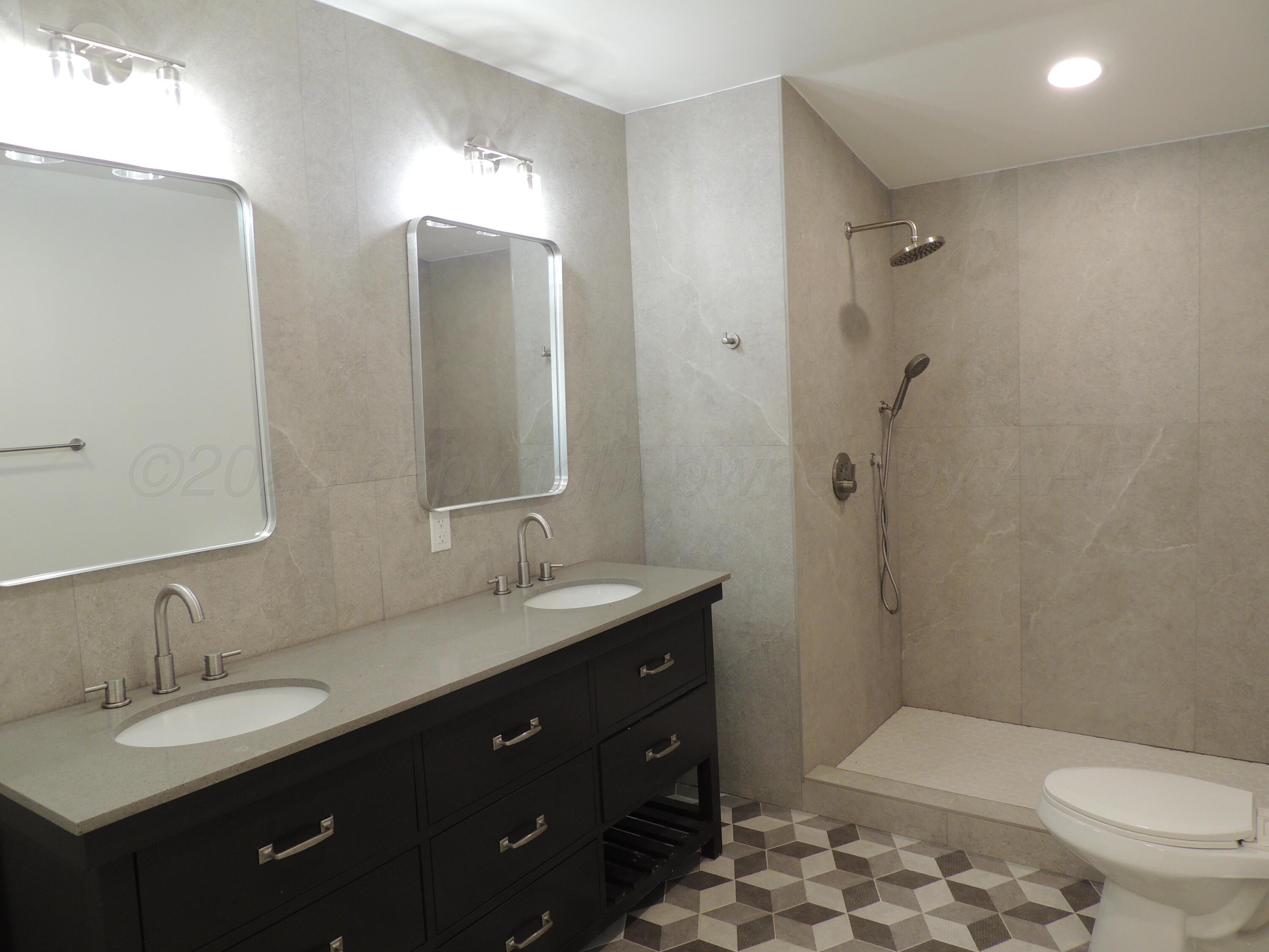 501 N Irving Street Property Photo 9