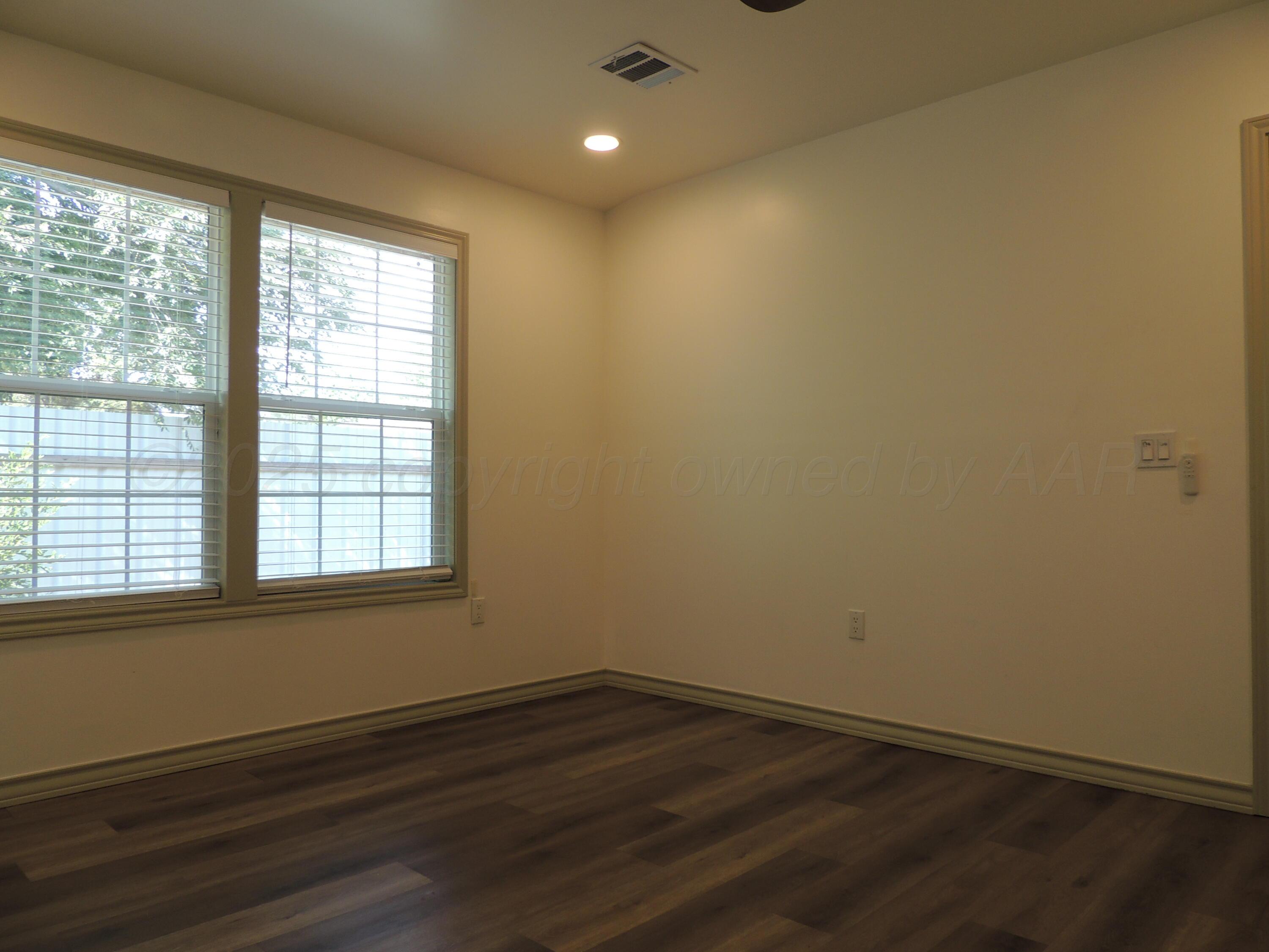 501 N Irving Street Property Photo 12