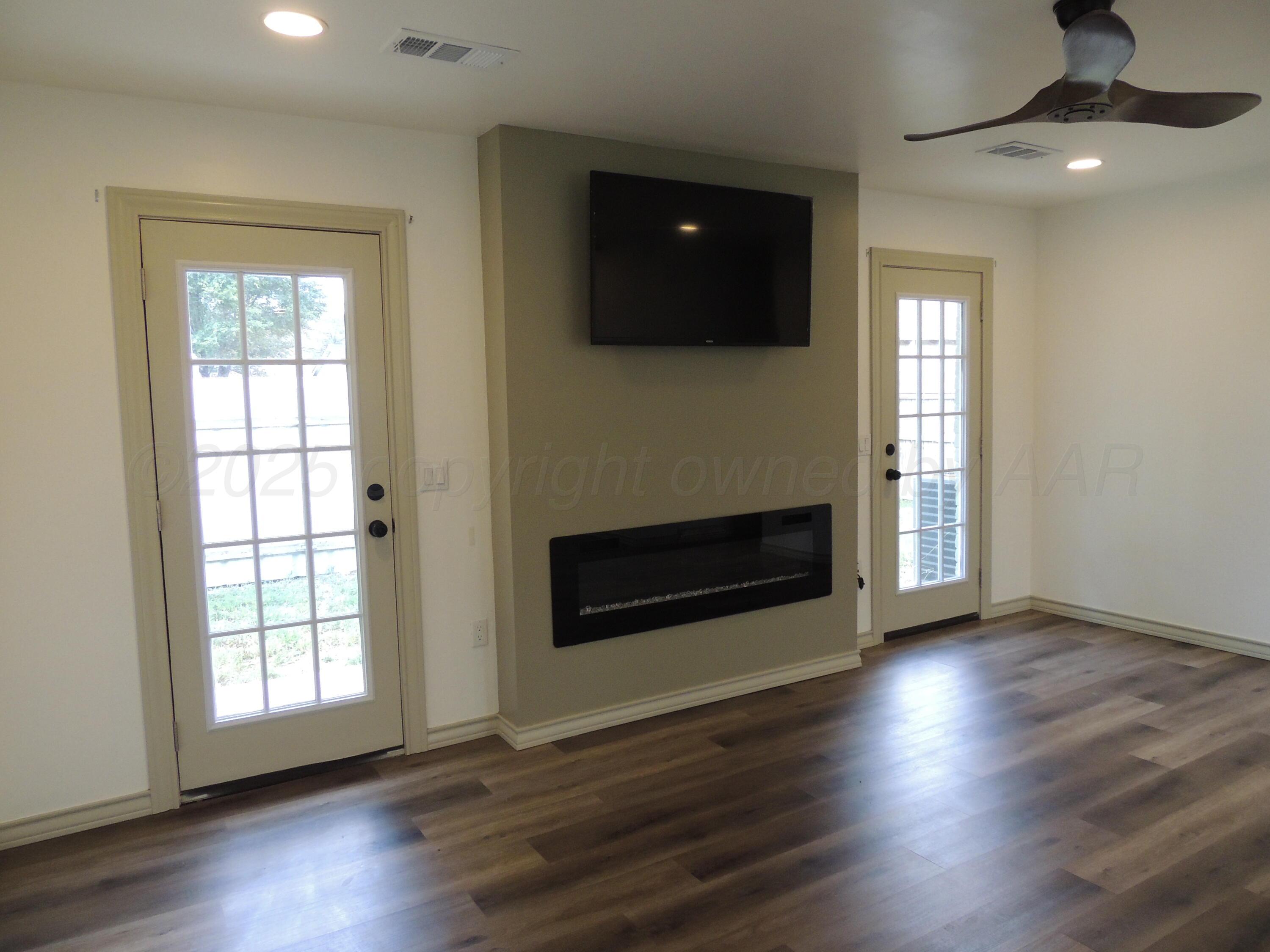 501 N Irving Street Property Photo 7
