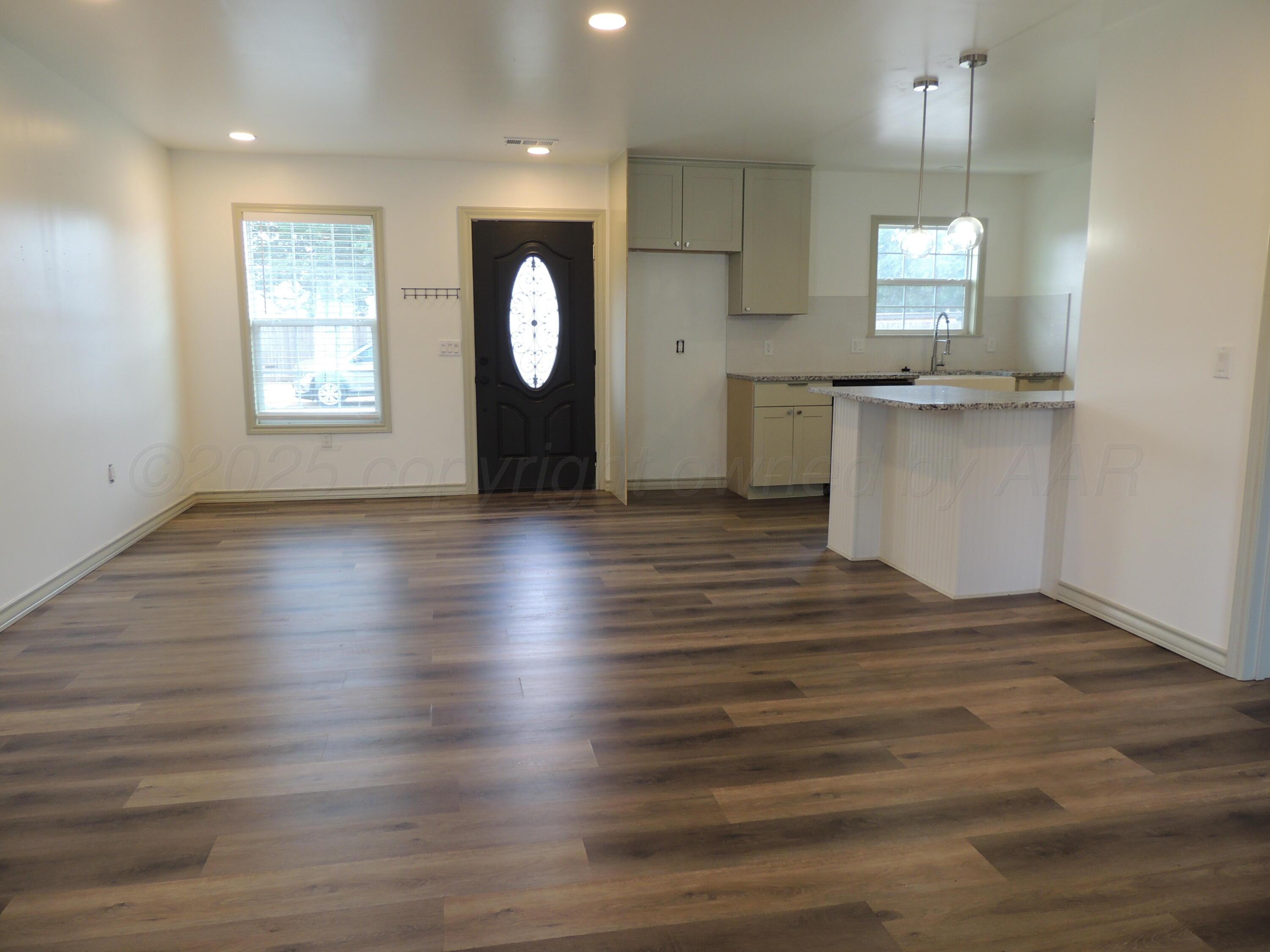 501 N Irving Street Property Photo 13