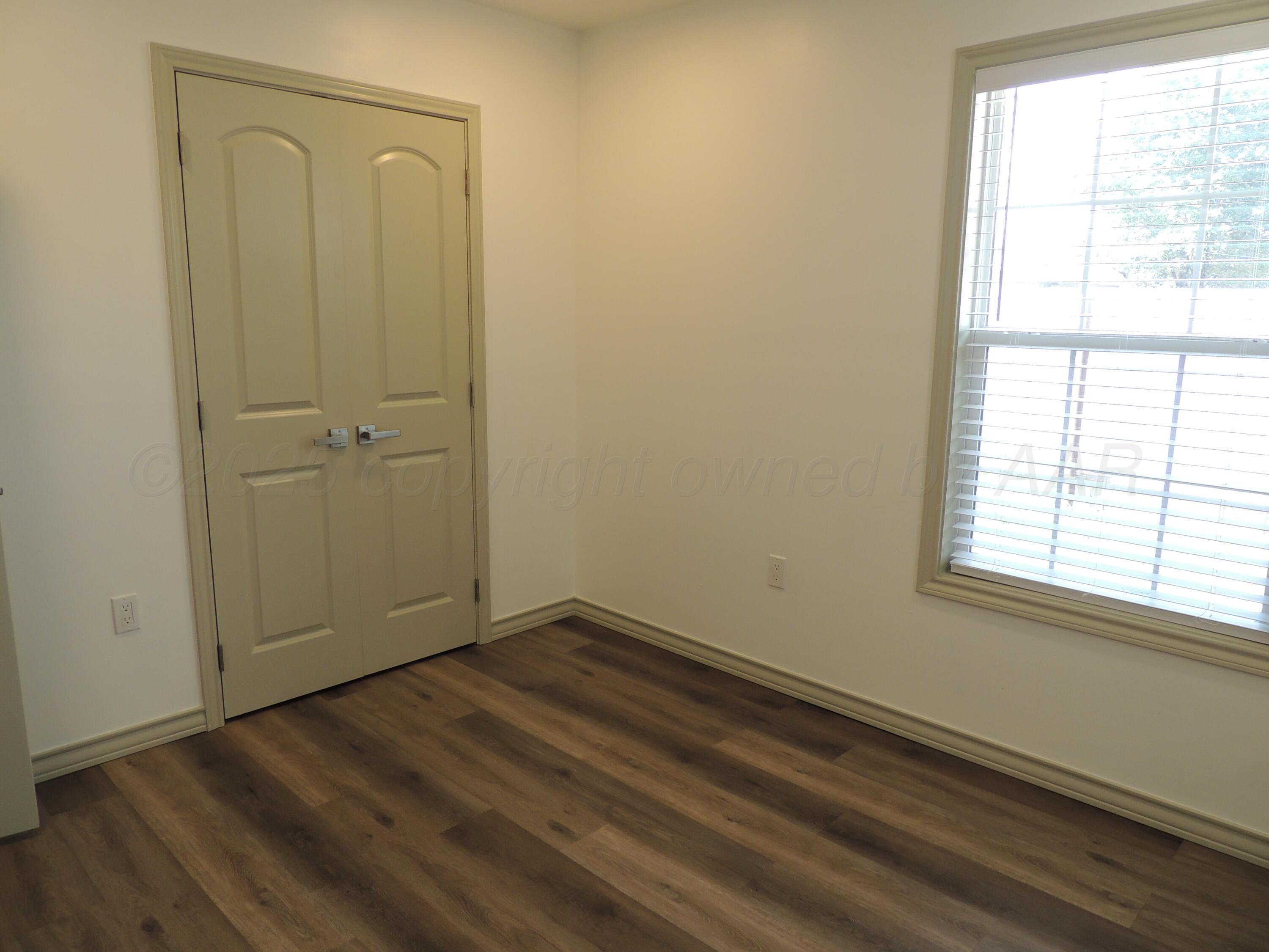 501 N Irving Street Property Photo 16