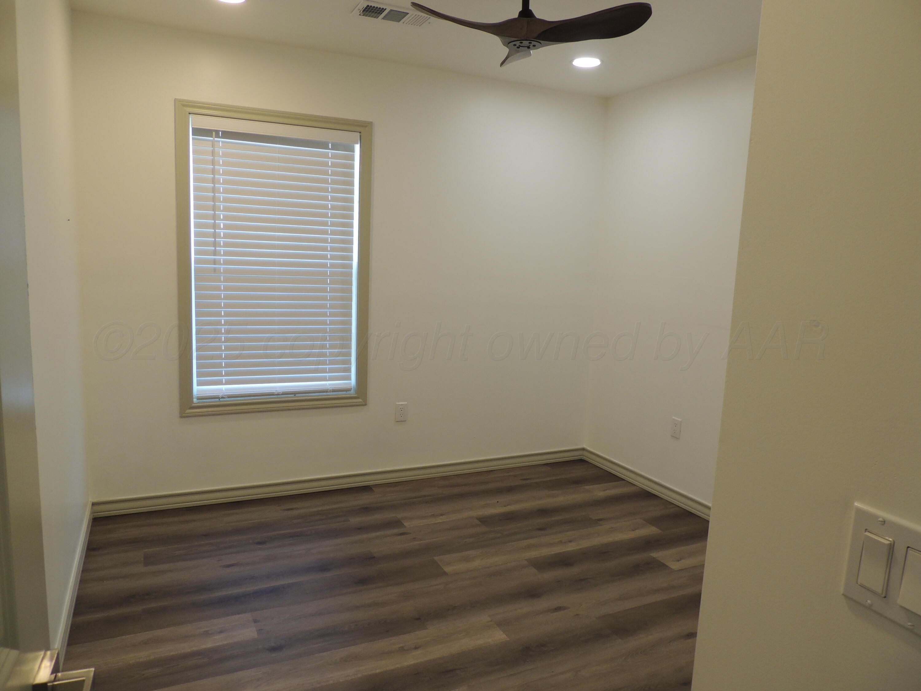 501 N Irving Street Property Photo 17