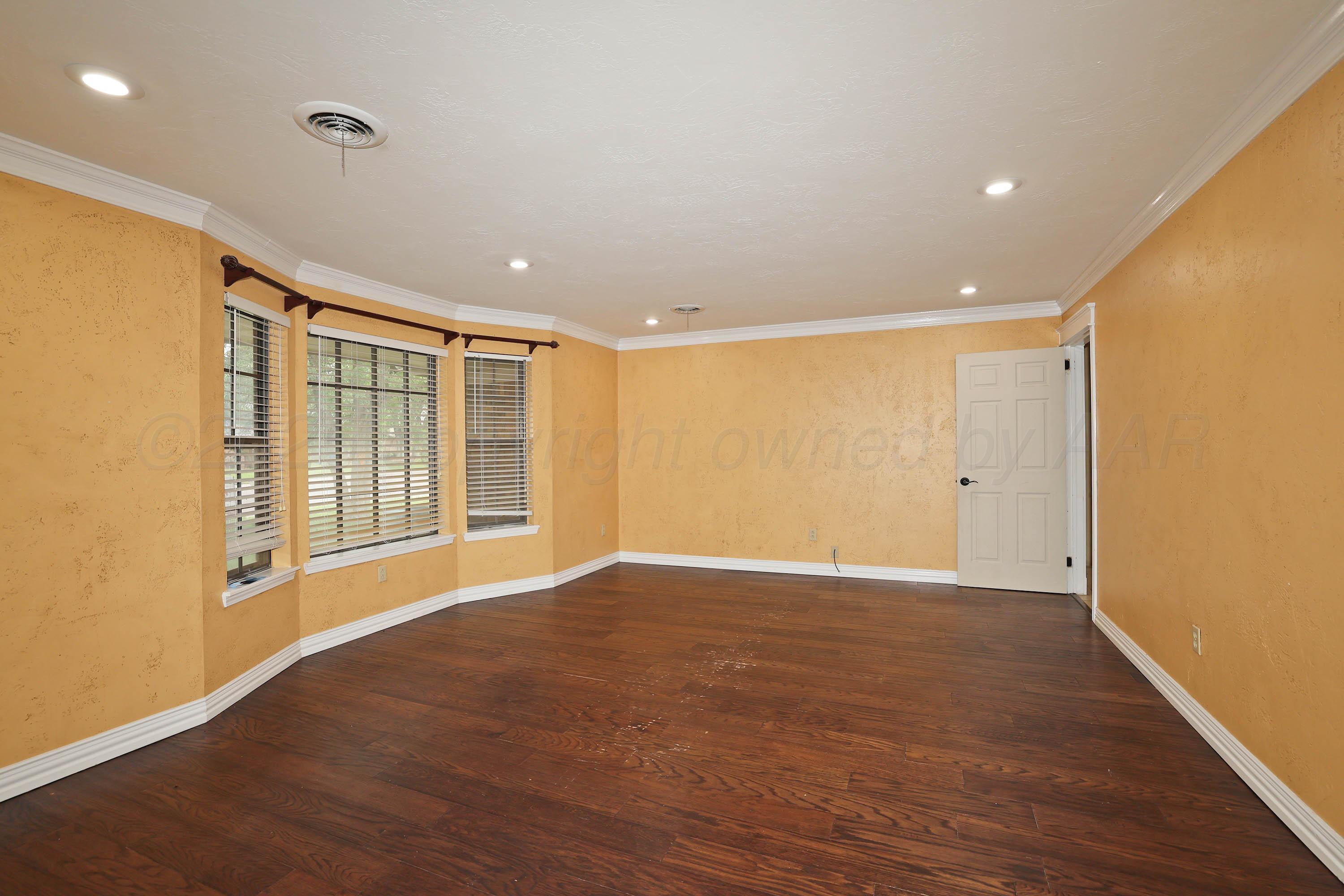 62 Hunsley Hills Boulevard Property Photo 5