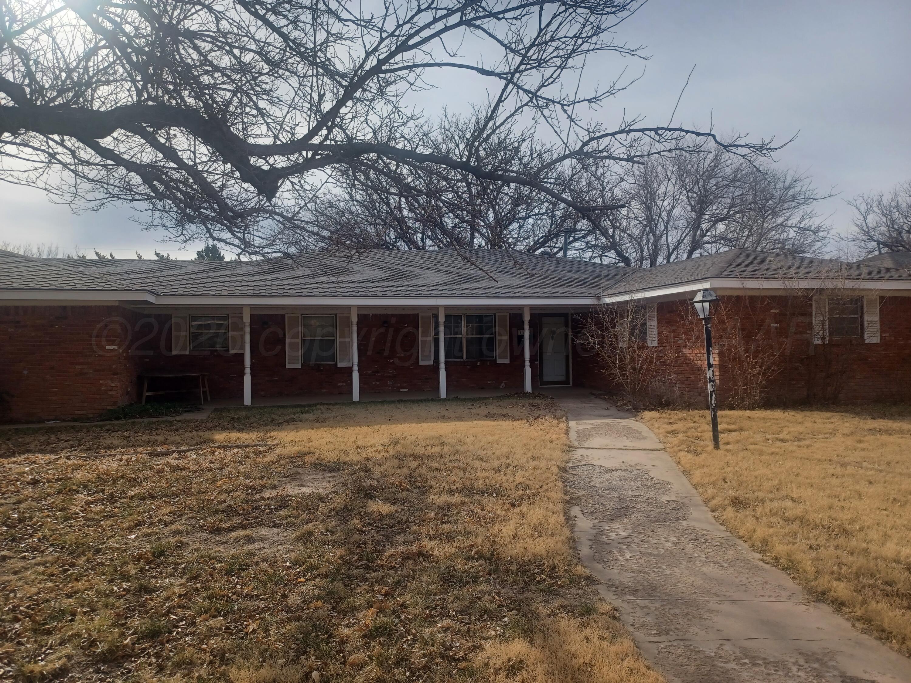 1118 Hillcrest Drive Property Photo 2