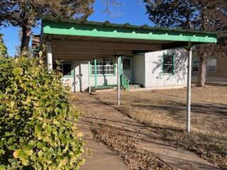 218 N Gaines Avenue Property Photo 3