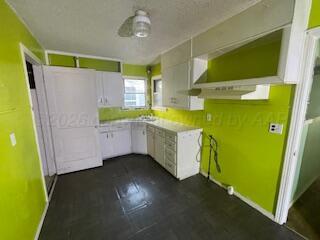 218 N Gaines Avenue Property Photo 13
