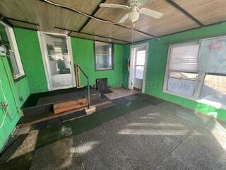 218 N Gaines Avenue Property Photo 25