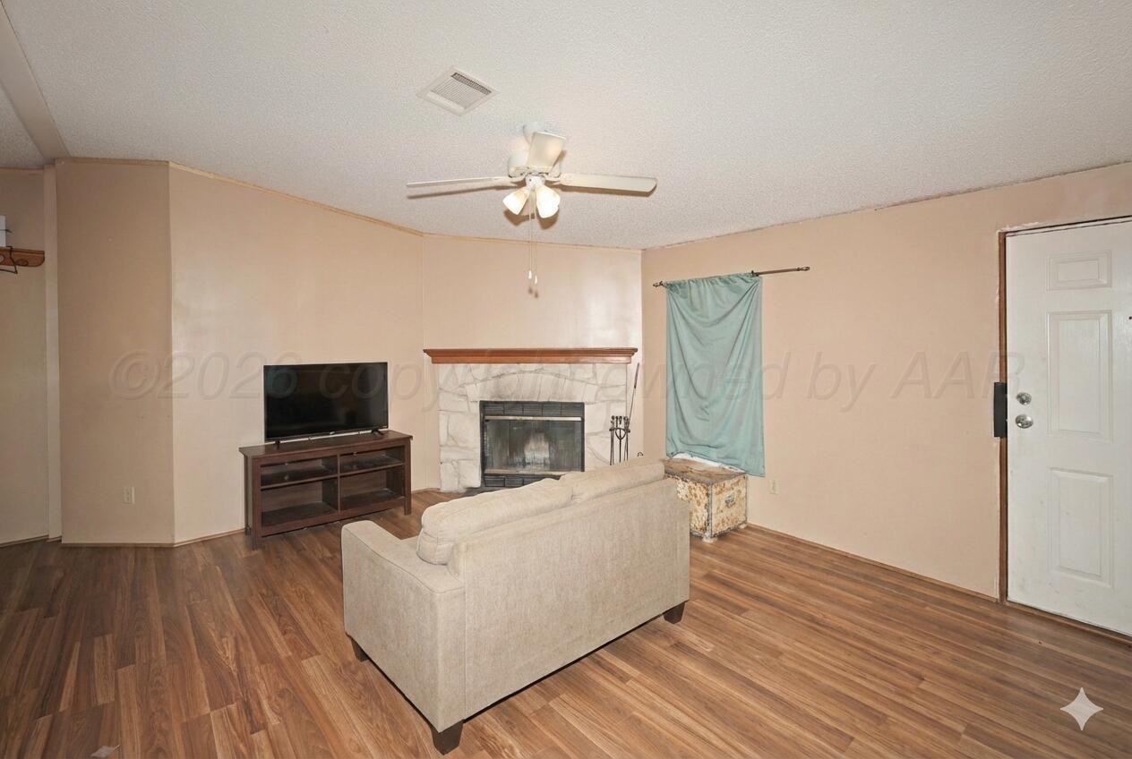 11450 Aires Drive Property Photo 2
