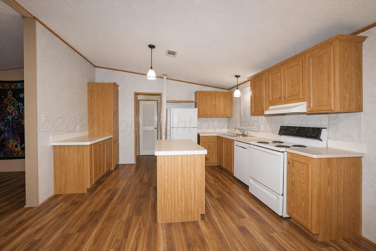 11450 Aires Drive Property Photo 3