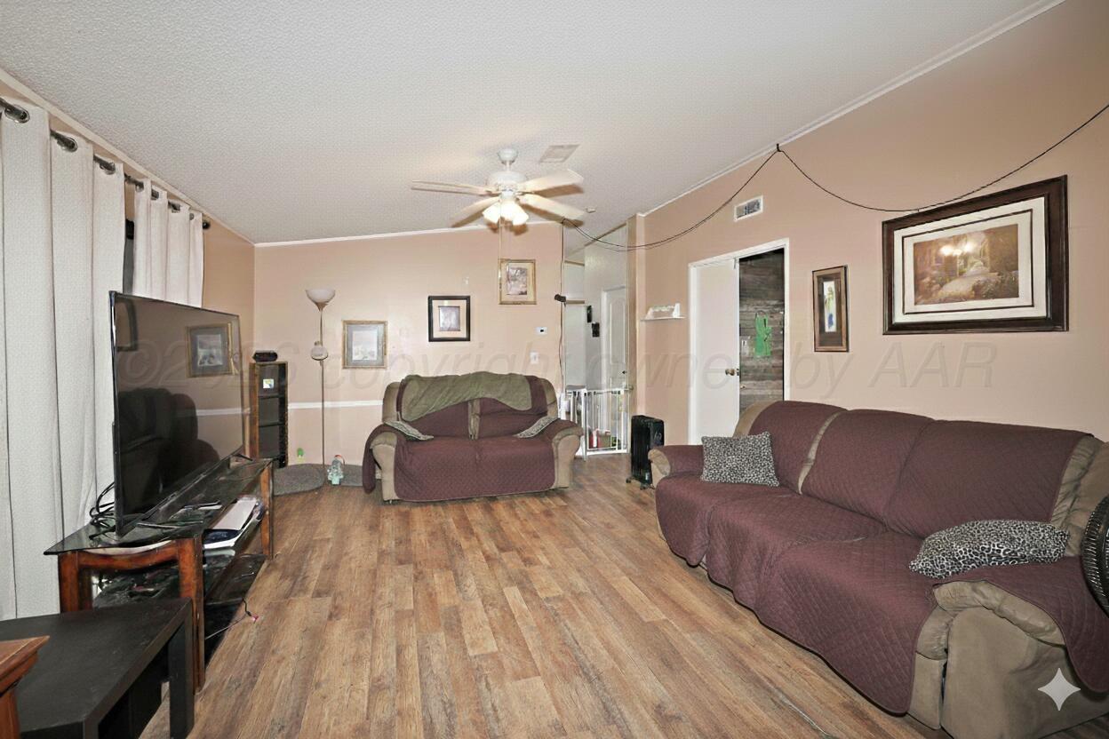 11450 Aires Drive Property Photo 4