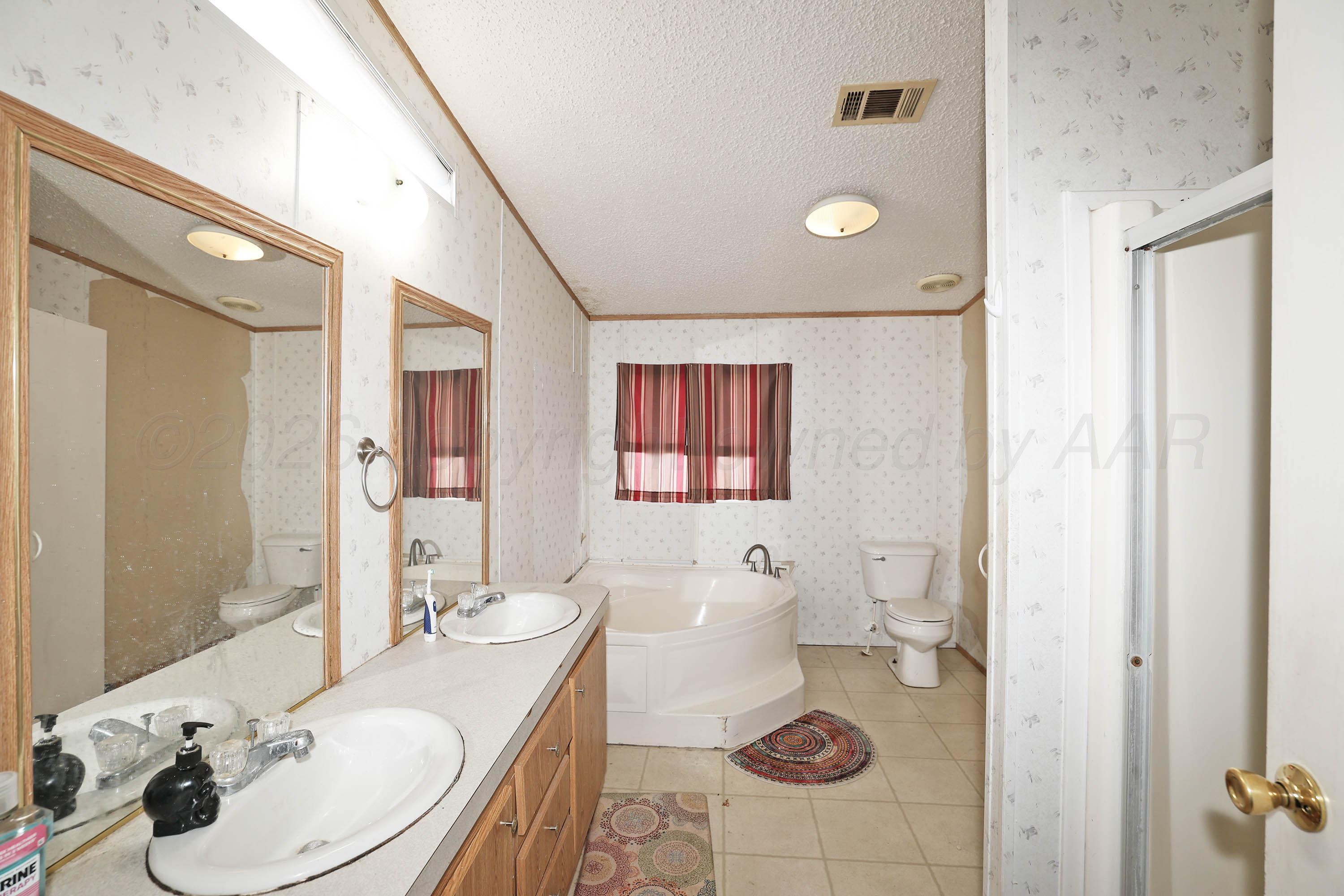 11450 Aires Drive Property Photo 7