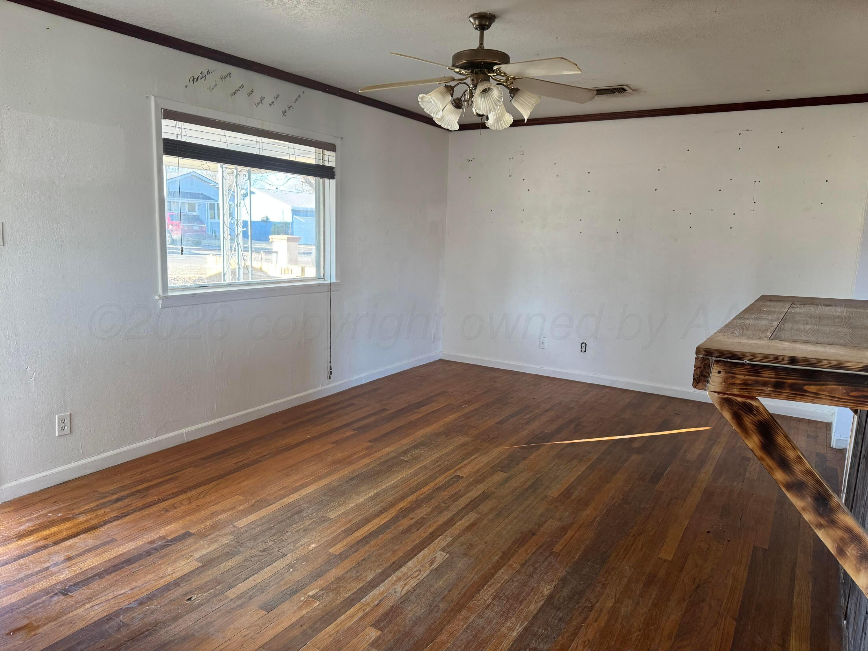 419 E Cheyenne Avenue Property Photo 2