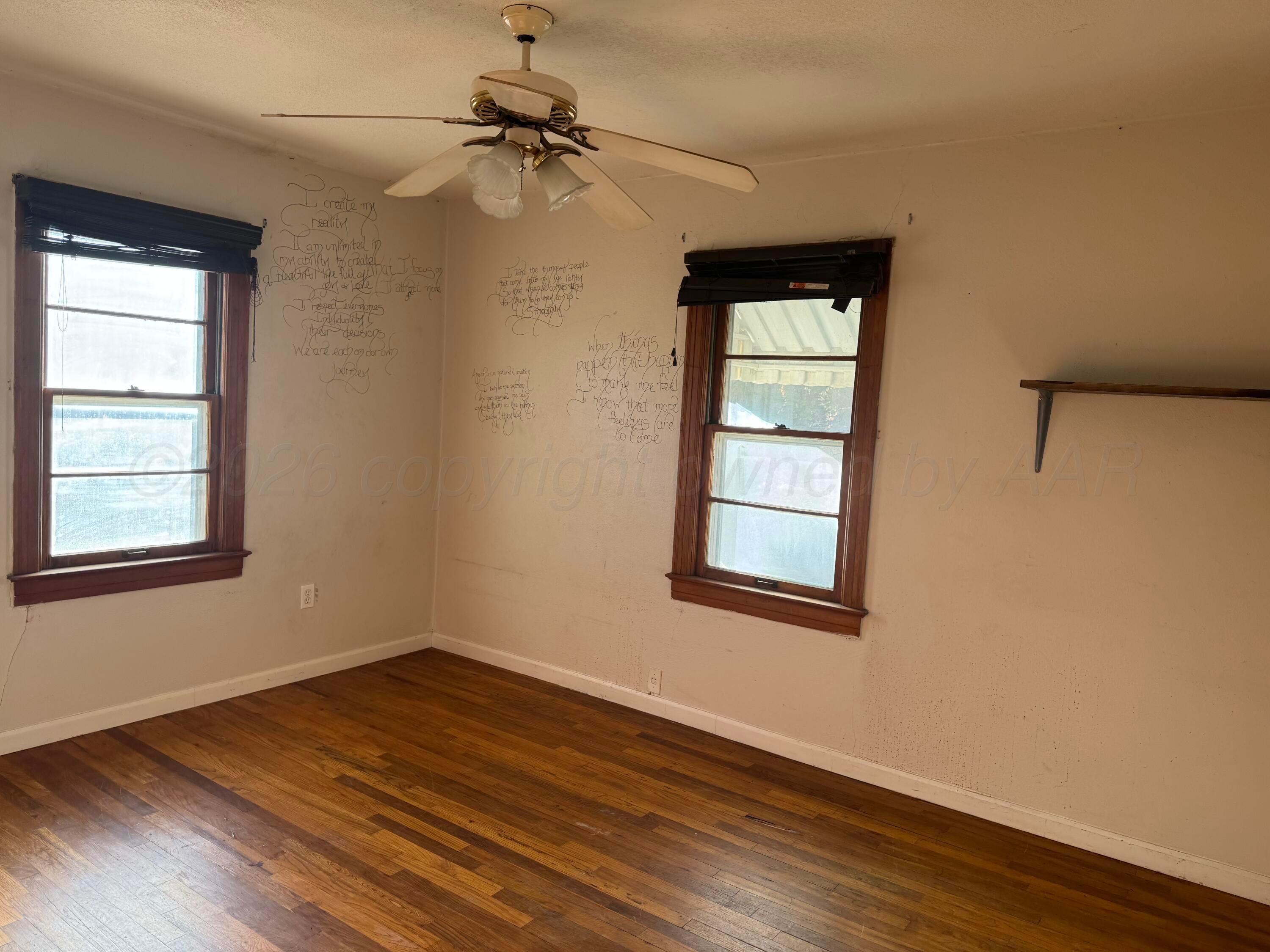 419 E Cheyenne Avenue Property Photo 3