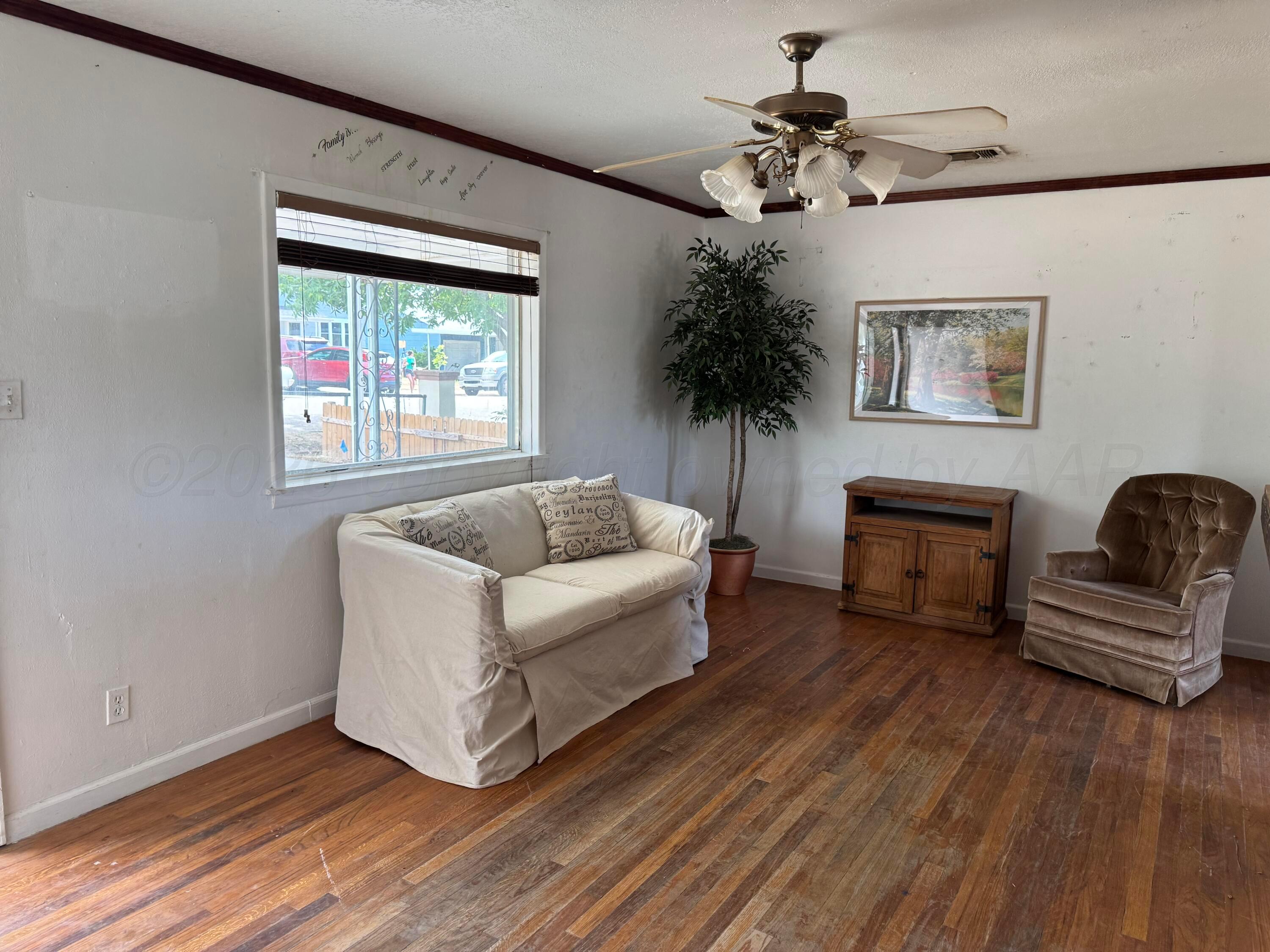 419 E Cheyenne Avenue Property Photo 9