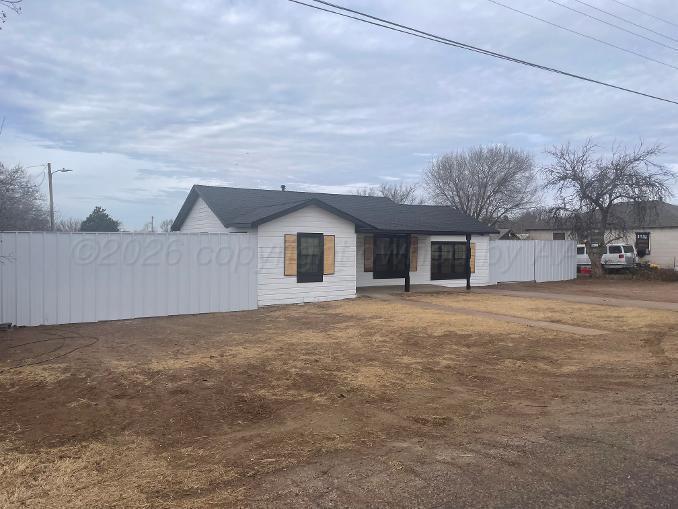 4605 Hinsey Drive Property Photo 2