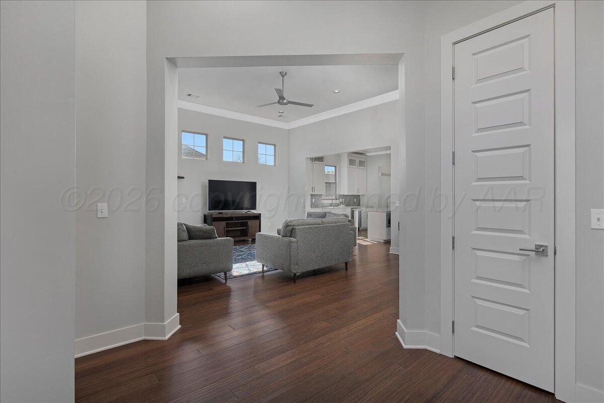 6306 Glenwood Property Photo 5