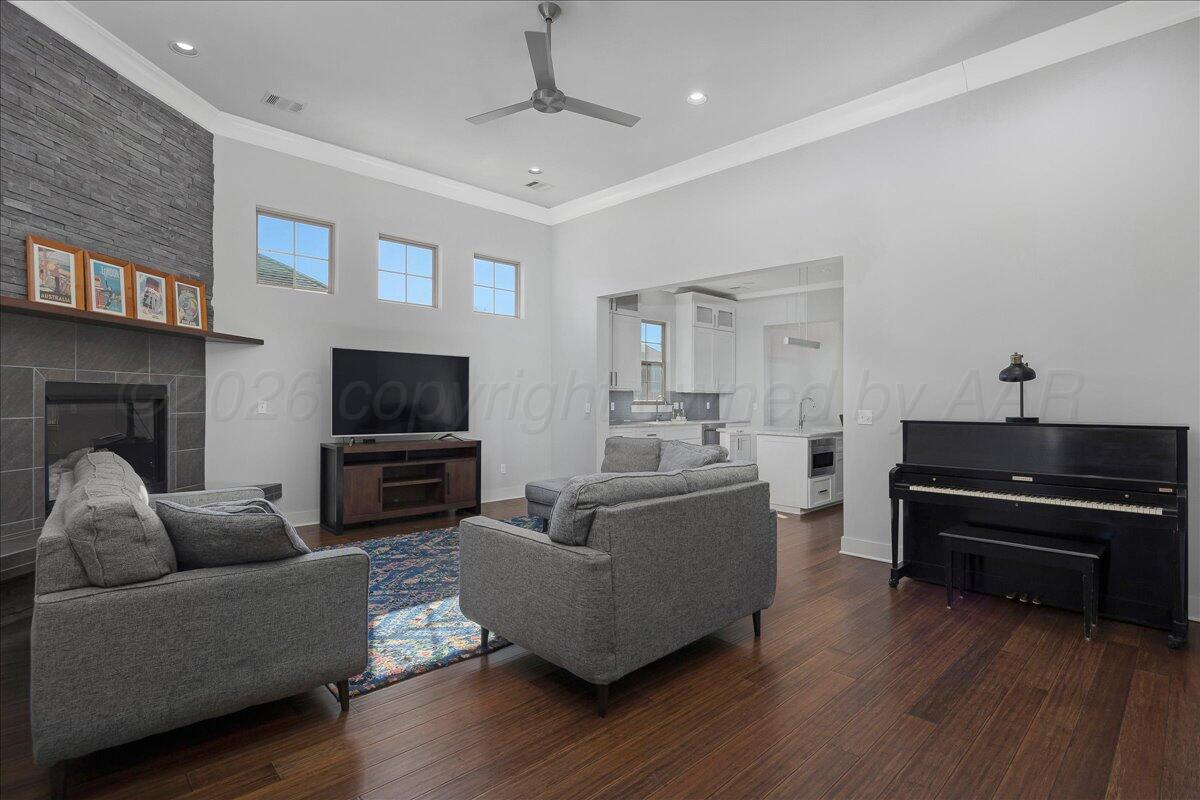 6306 Glenwood Property Photo 6