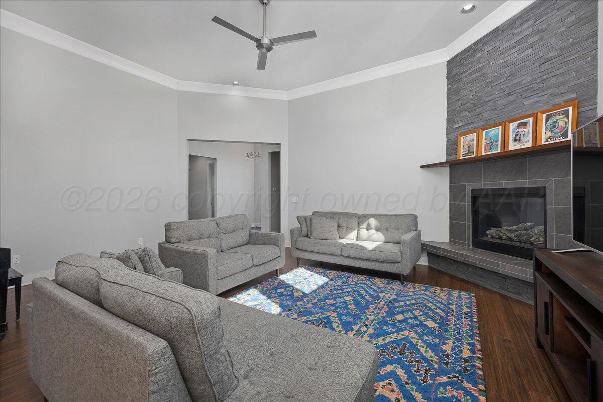 6306 Glenwood Property Photo 9