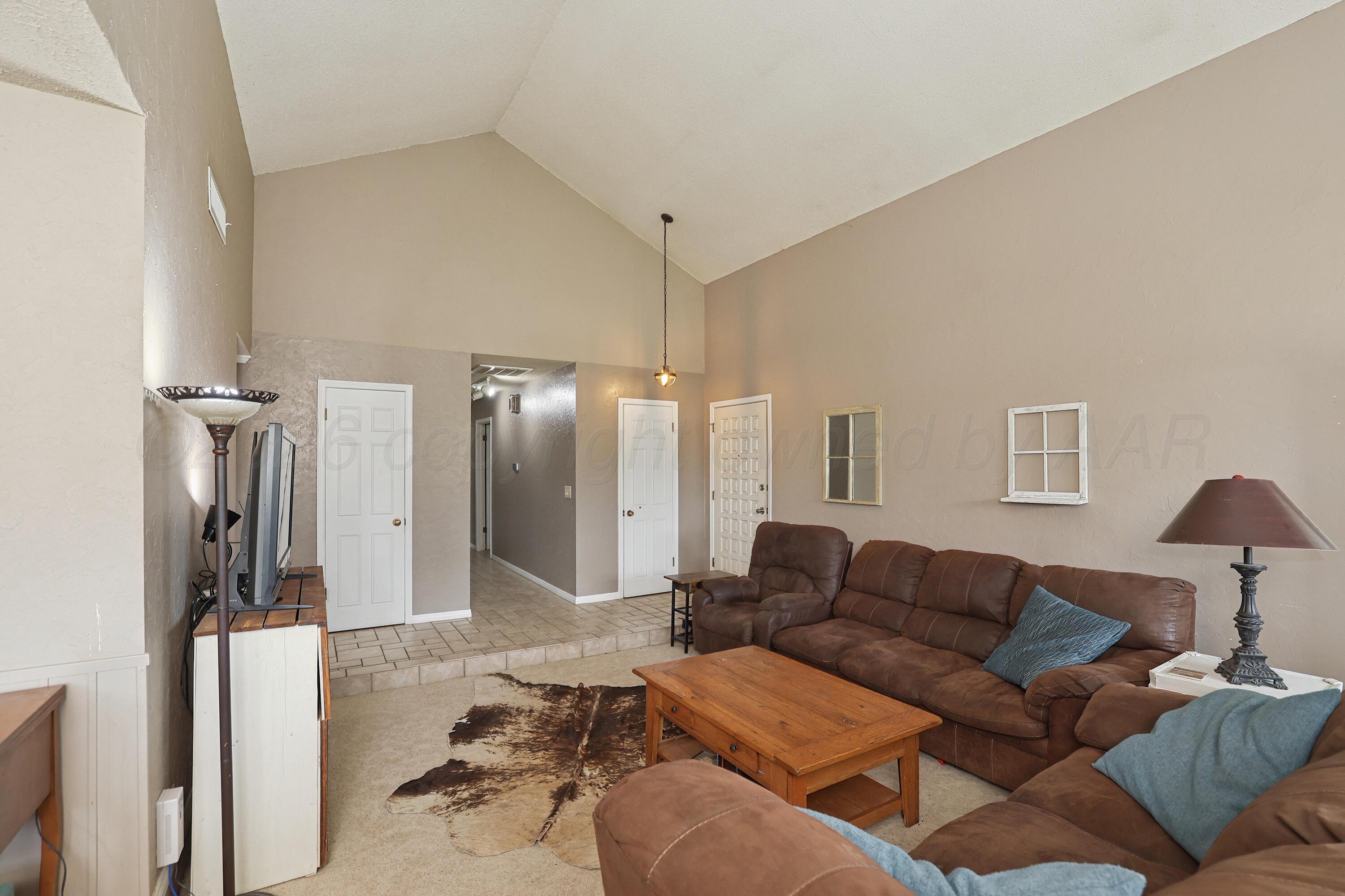 225 Bordeaux Lane Property Photo 7