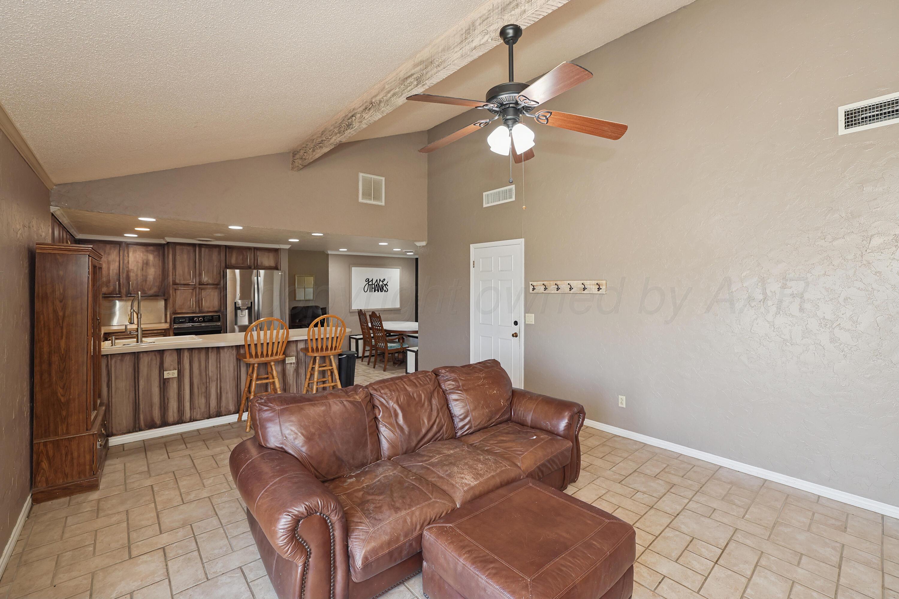 225 Bordeaux Lane Property Photo 14
