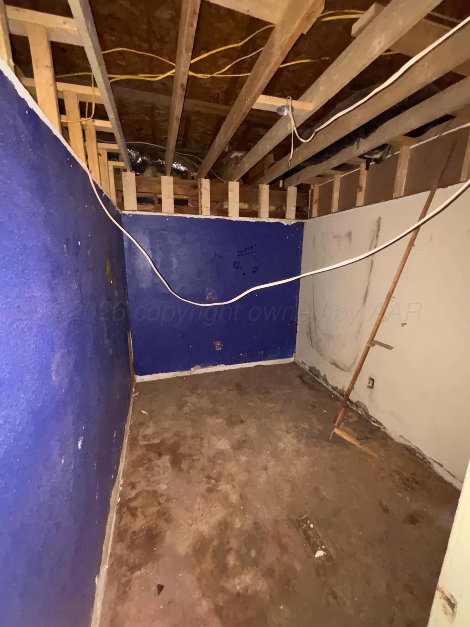 4201 Long Property Photo 7