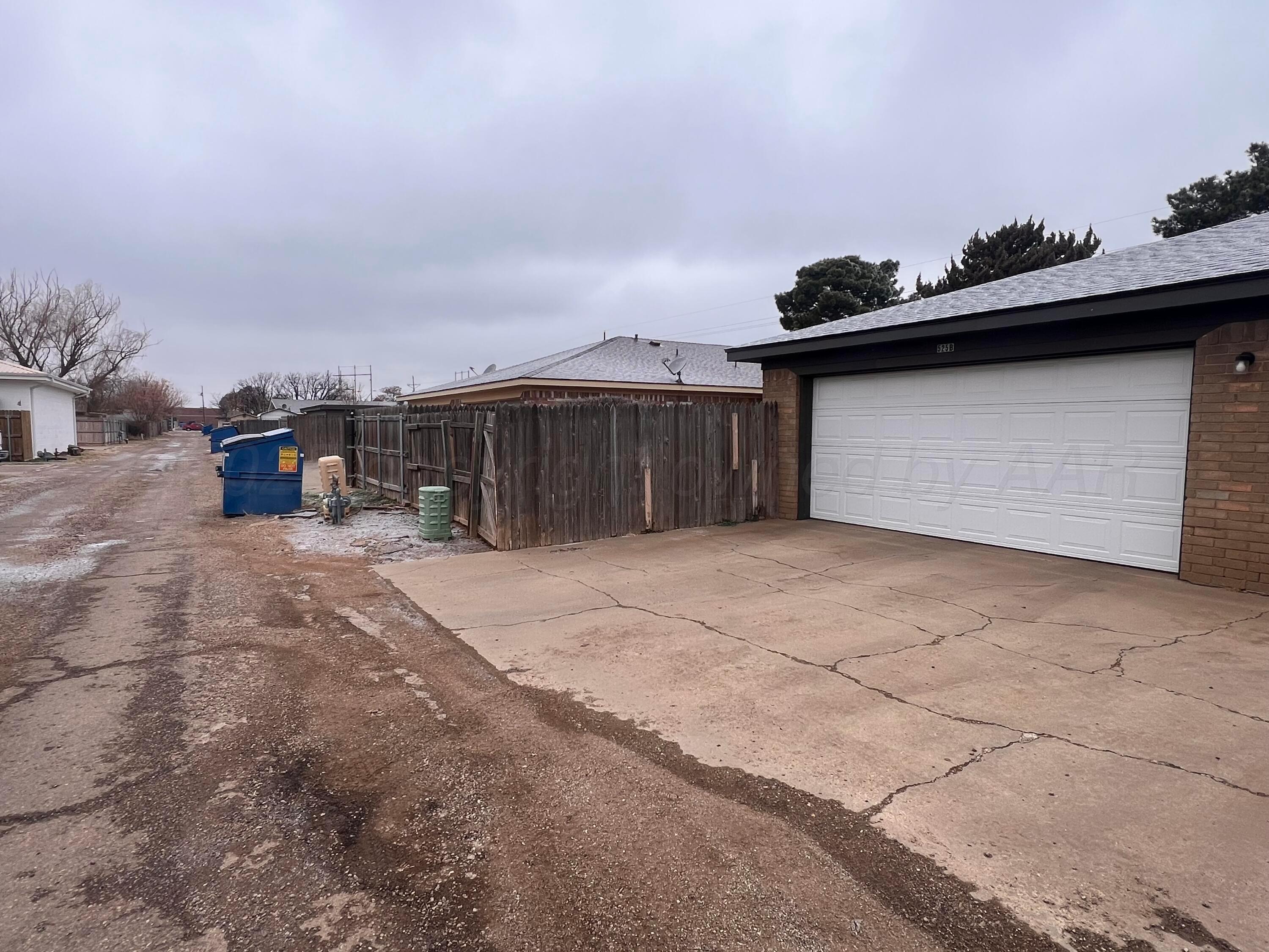525 W 15th Street Property Photo 5