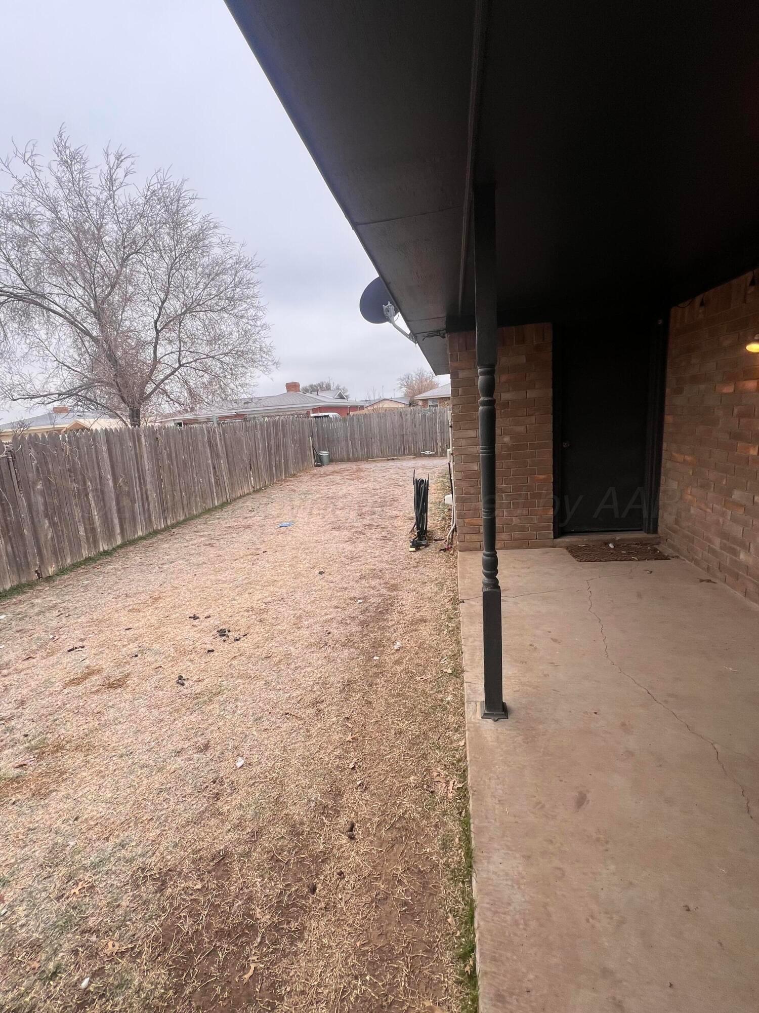 525 W 15th Street Property Photo 27
