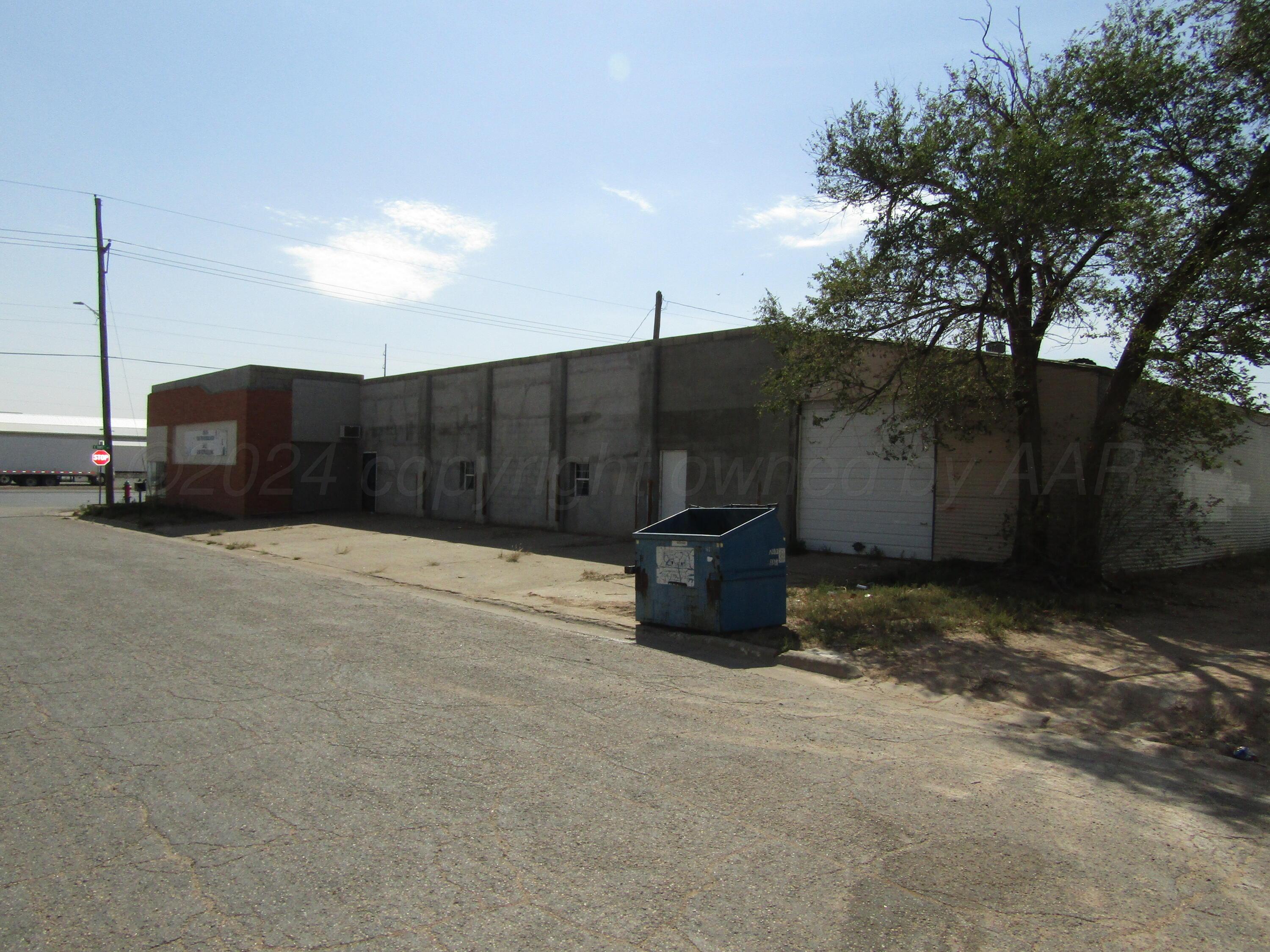 621 E 1st Street Property Photo 4