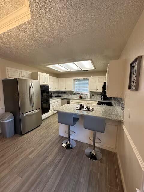 7040 Fulham Drive Property Photo 8