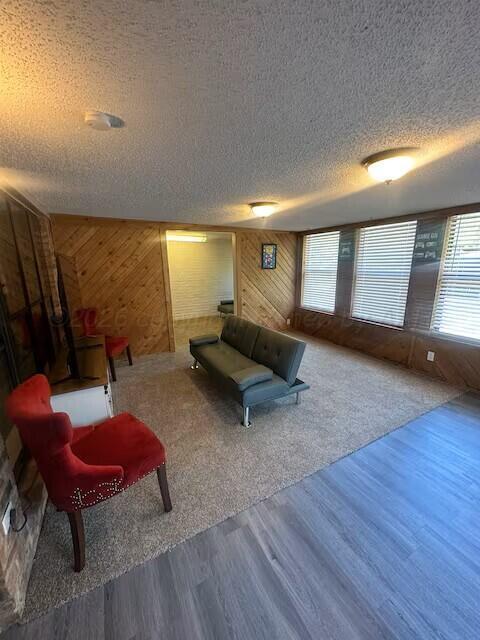 7040 Fulham Drive Property Photo 9