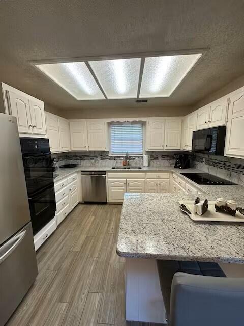 7040 Fulham Drive Property Photo 17