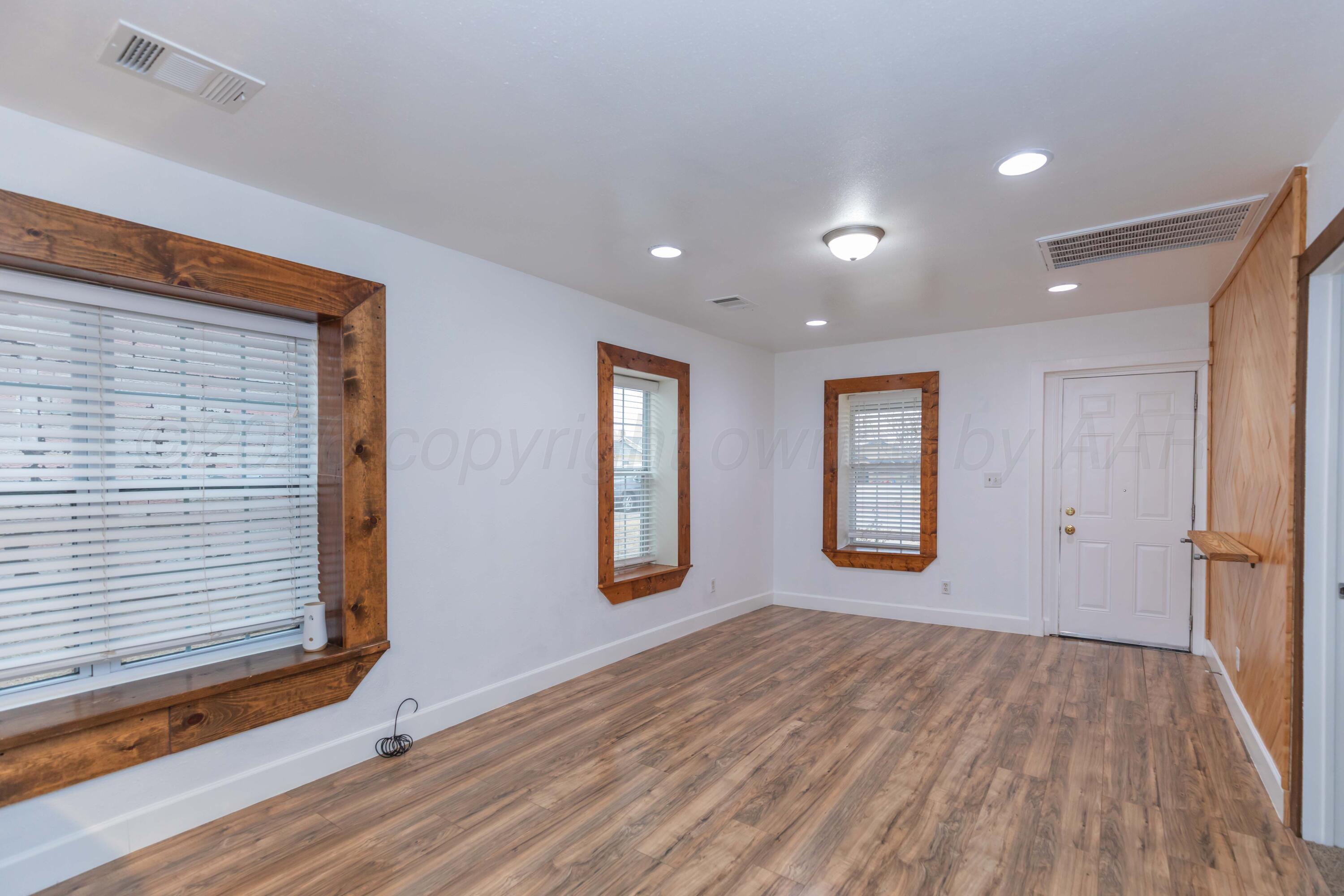 1503 7th Avenue Property Photo 2