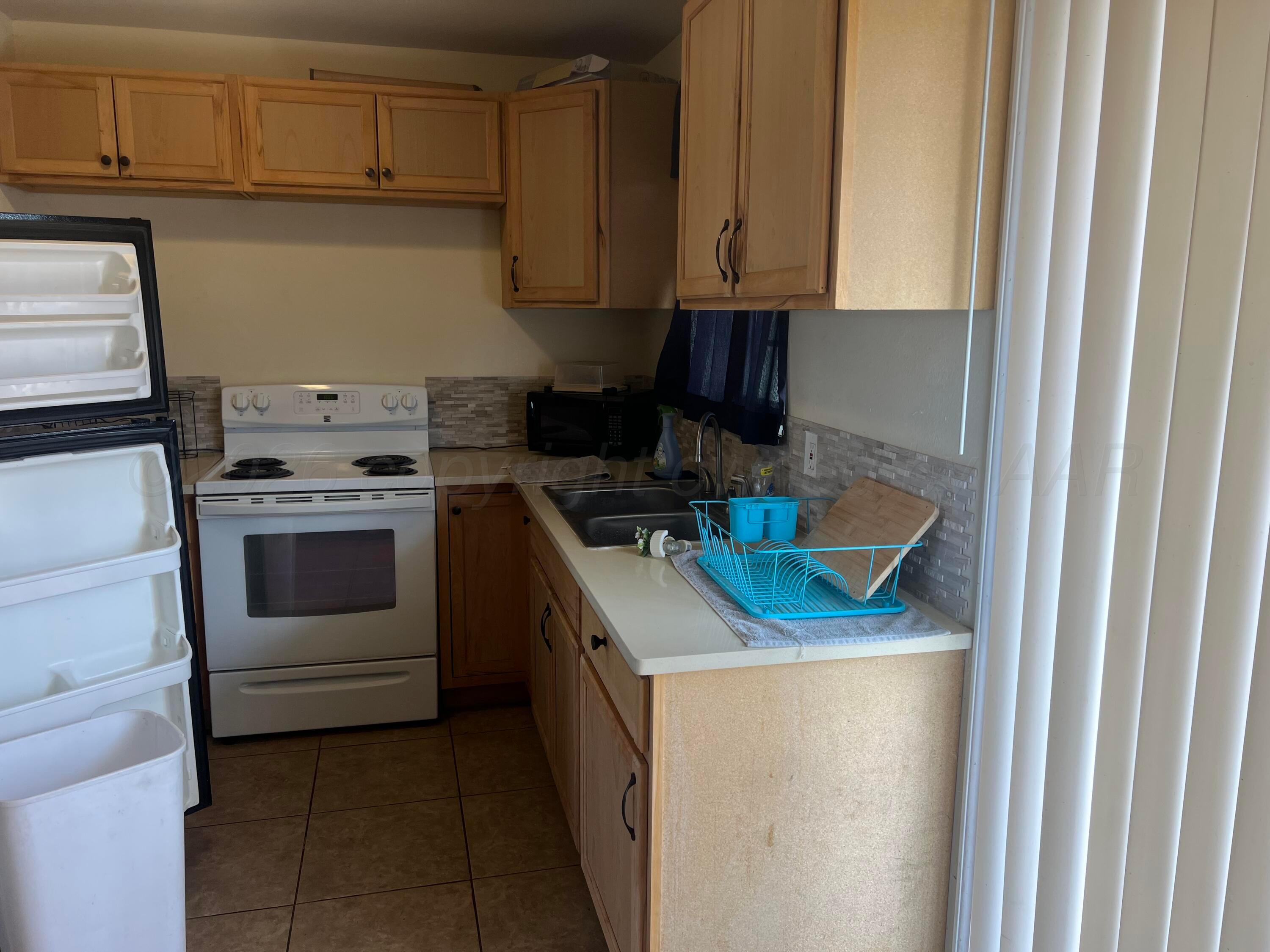 823 Latimer Street Property Photo 10