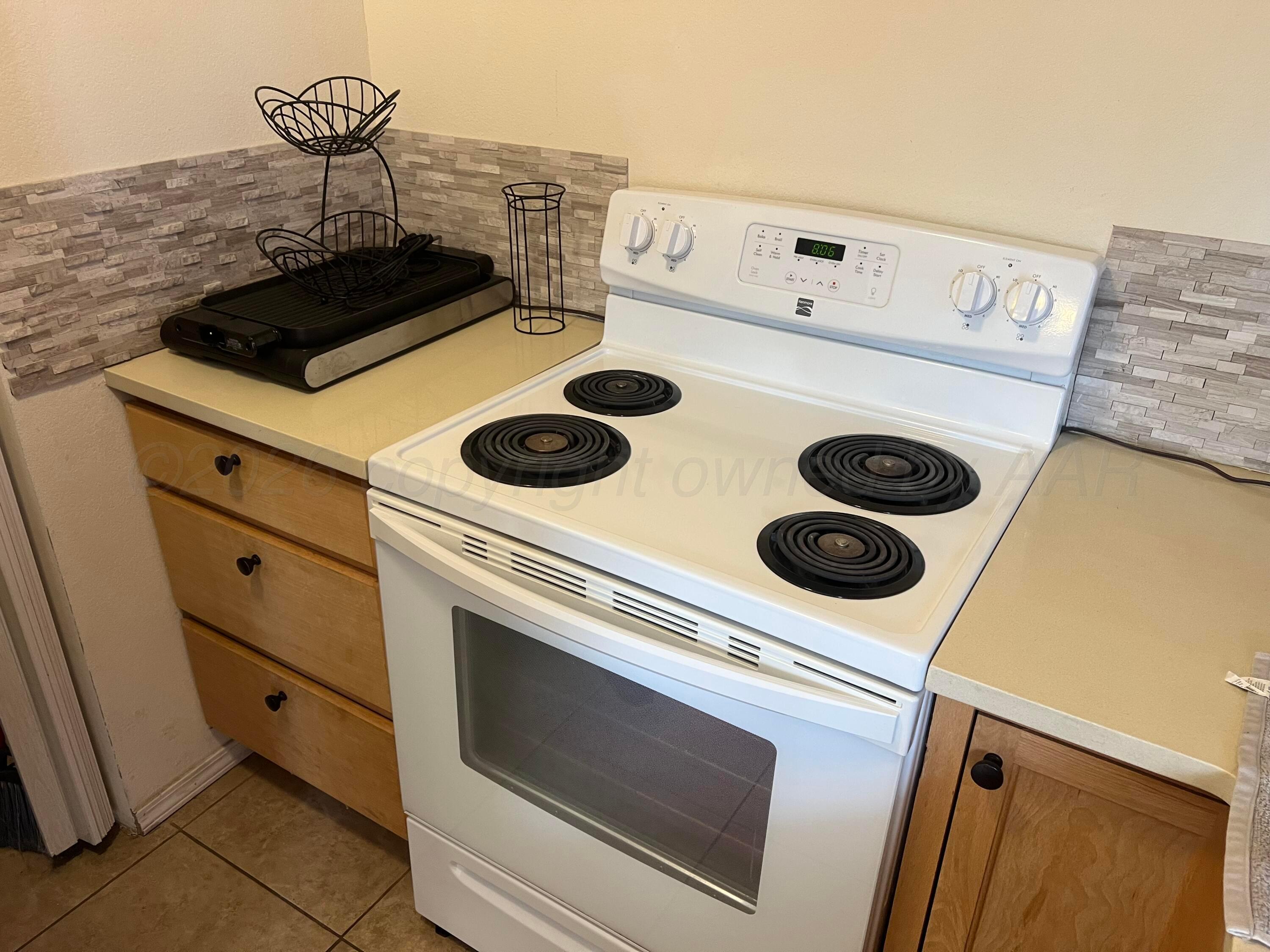 823 Latimer Street Property Photo 11