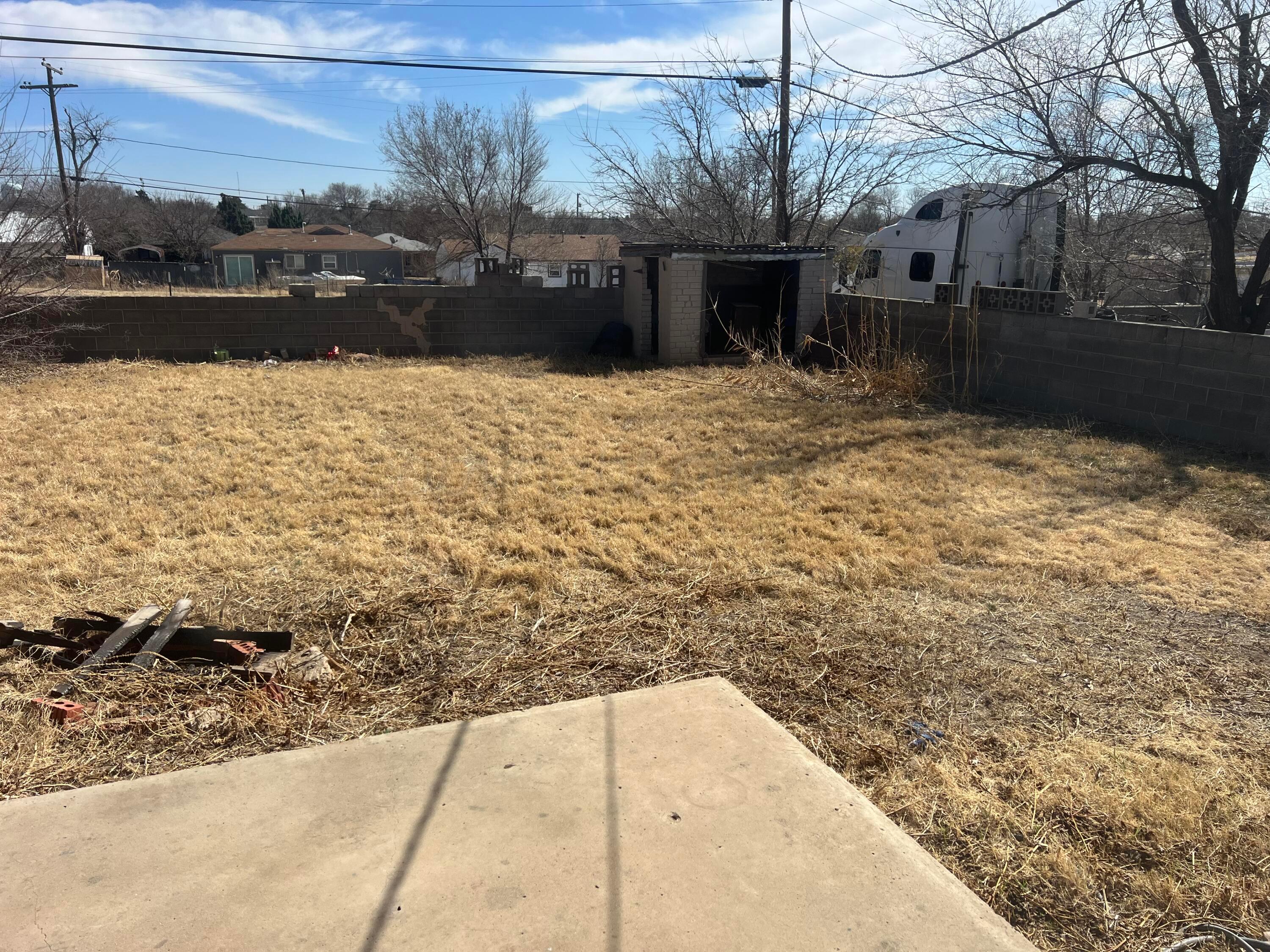 823 Latimer Street Property Photo 34