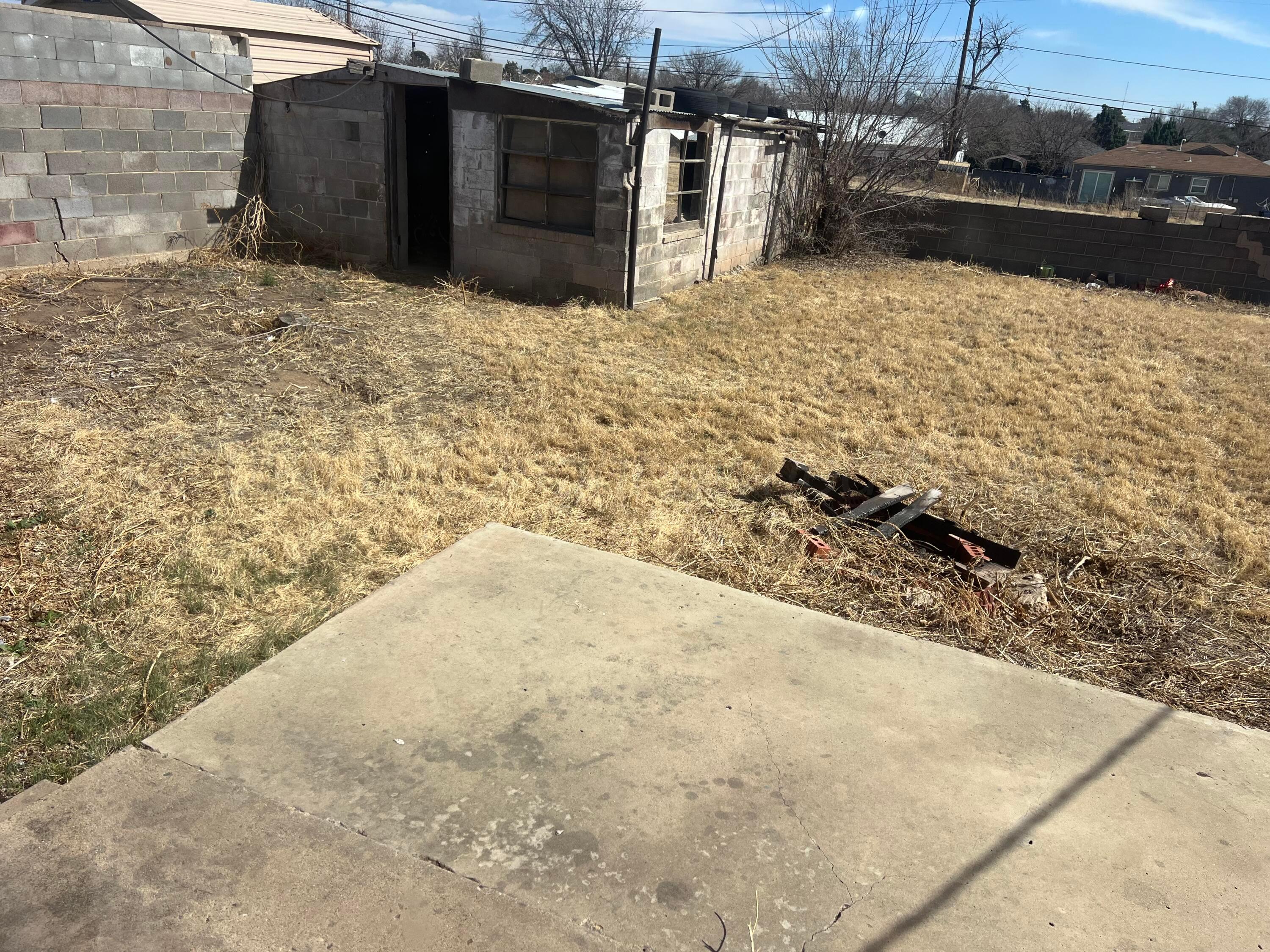 823 Latimer Street Property Photo 35