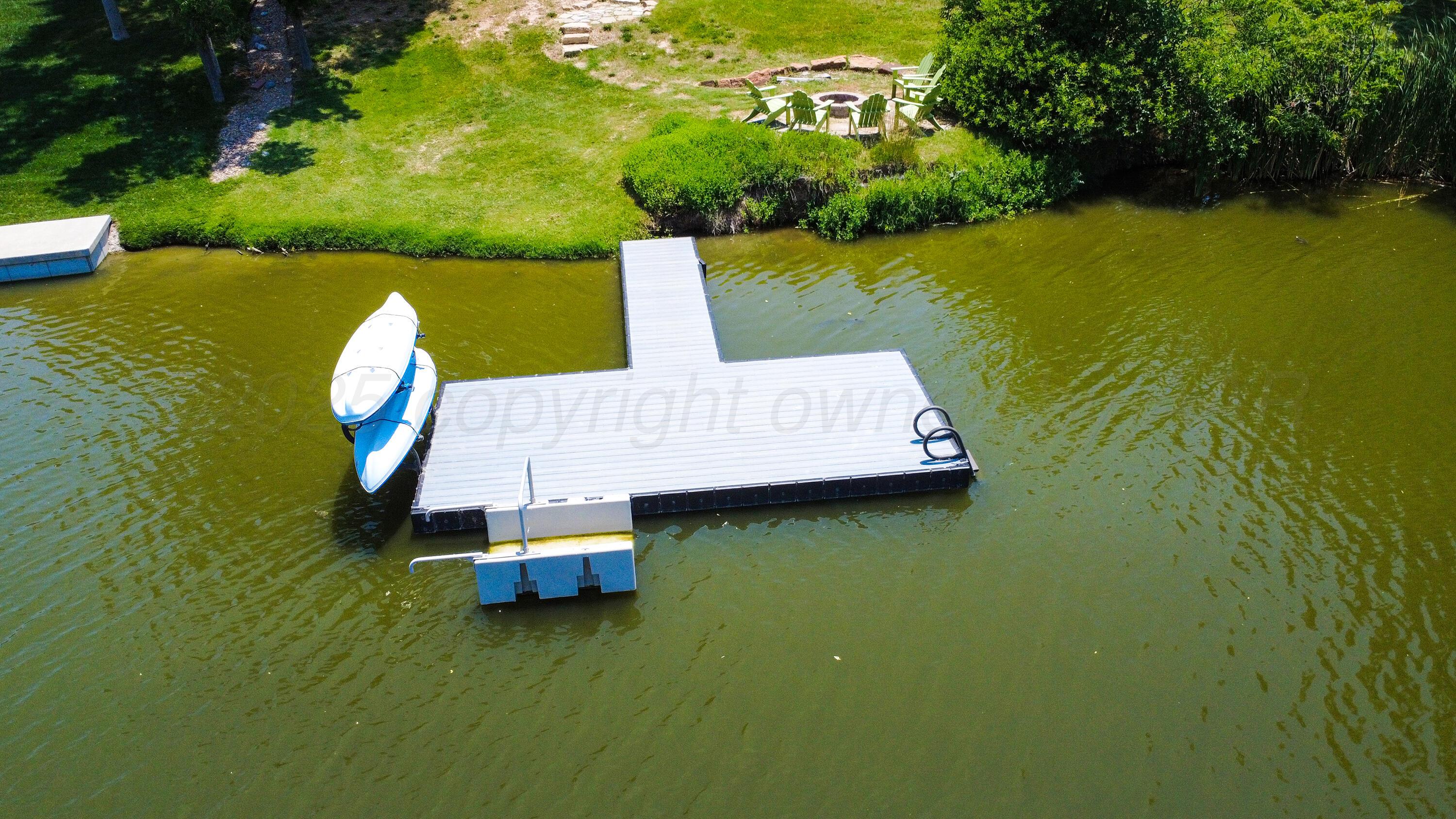 103 S Shore Drive Property Photo 4