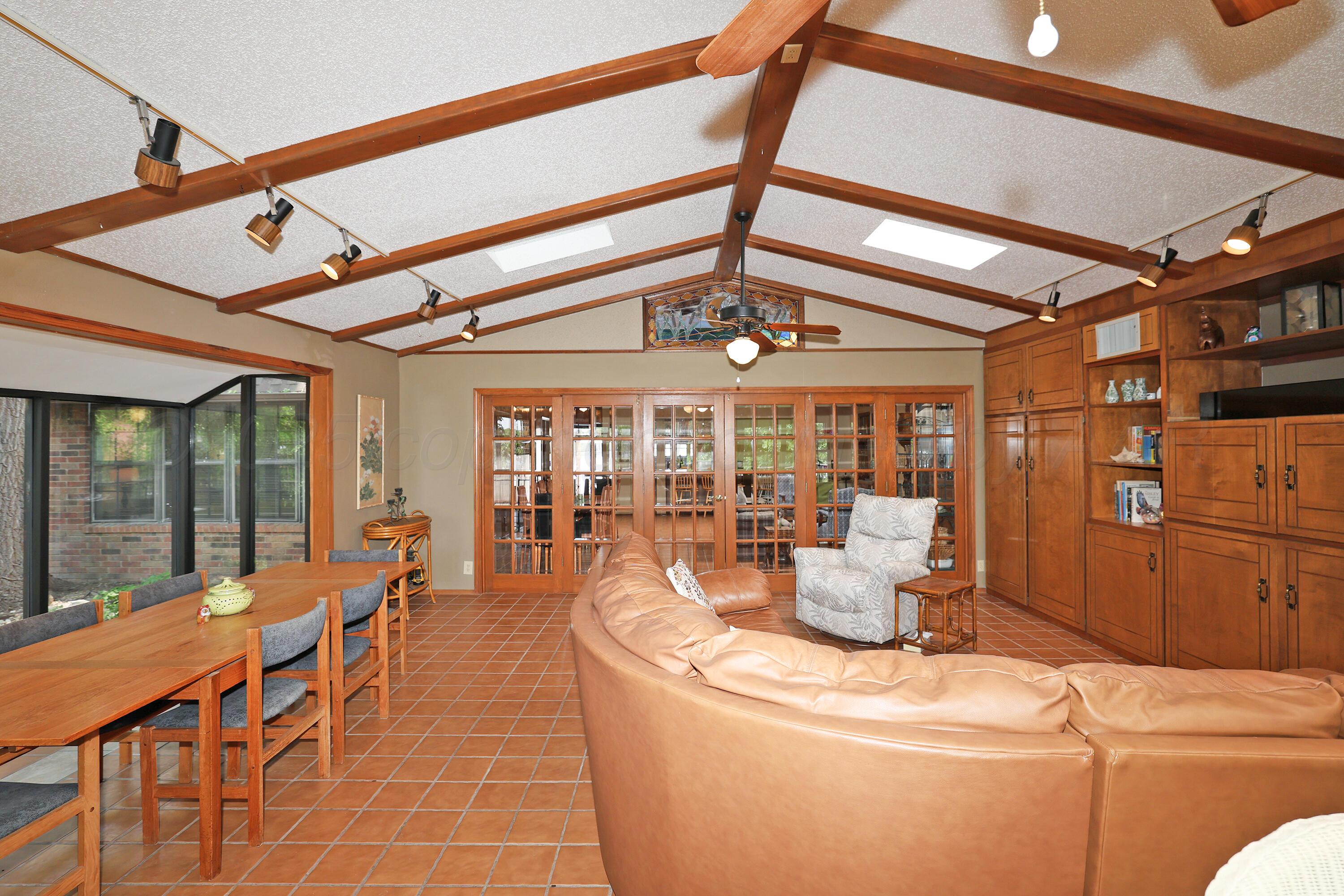 103 S Shore Drive Property Photo 12