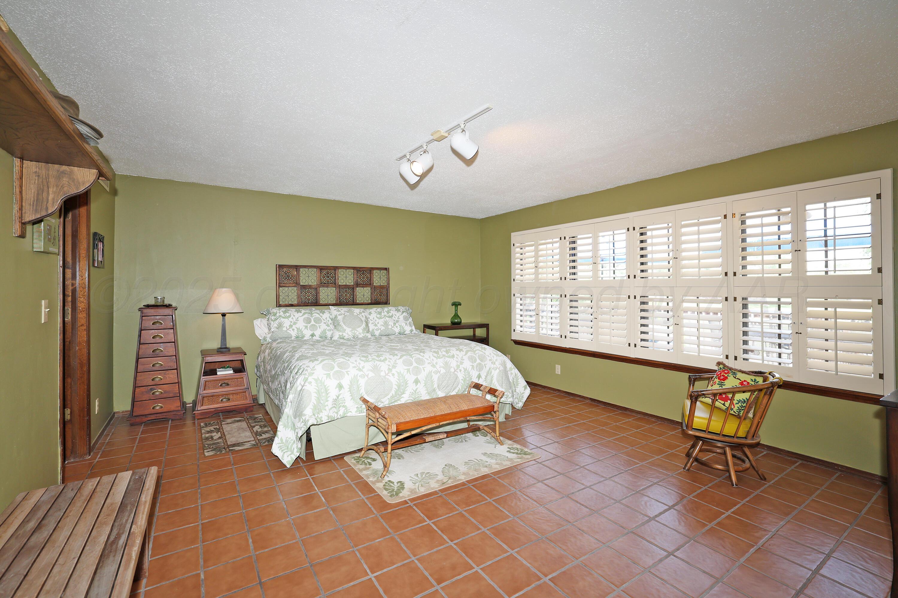 103 S Shore Drive Property Photo 19