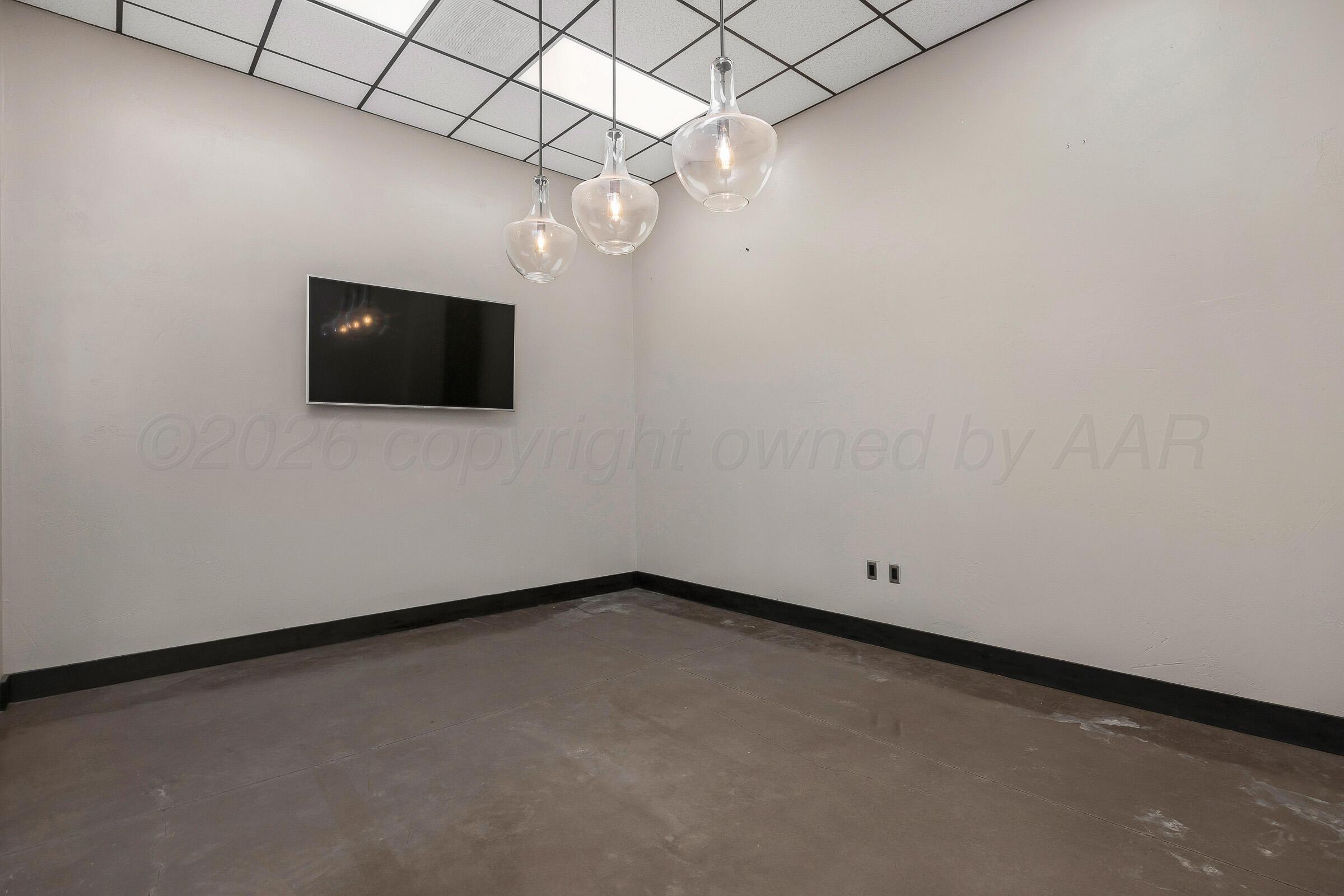 6103 S Coulter Street Property Photo 7