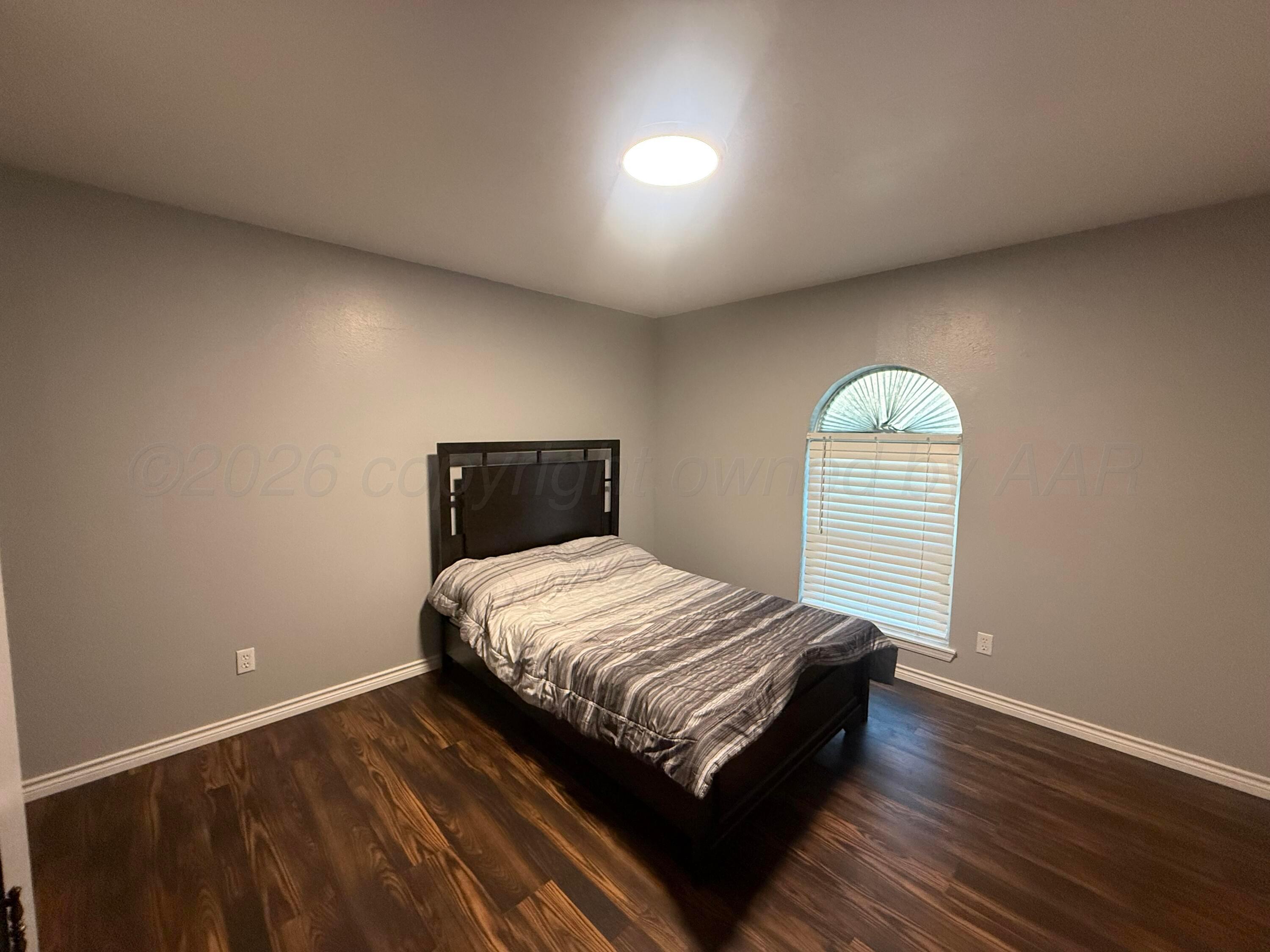 3321 S Birch Street Property Photo 6